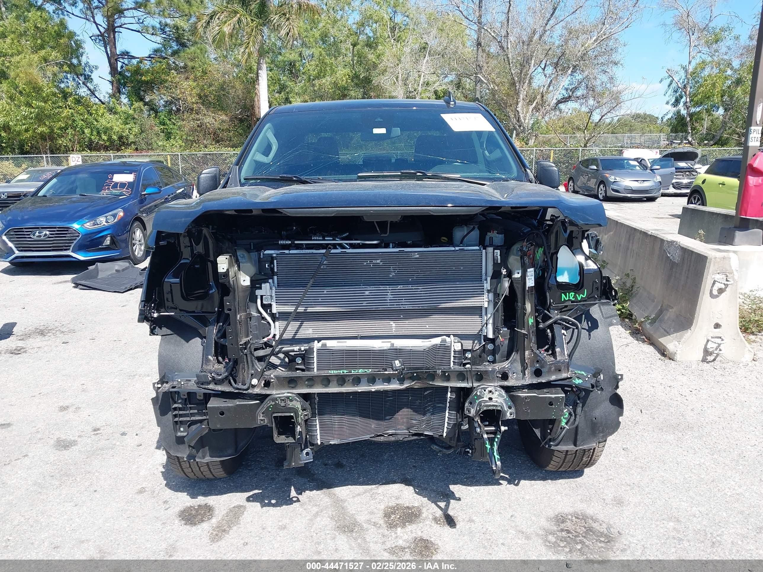 GMC SIERRA image 6