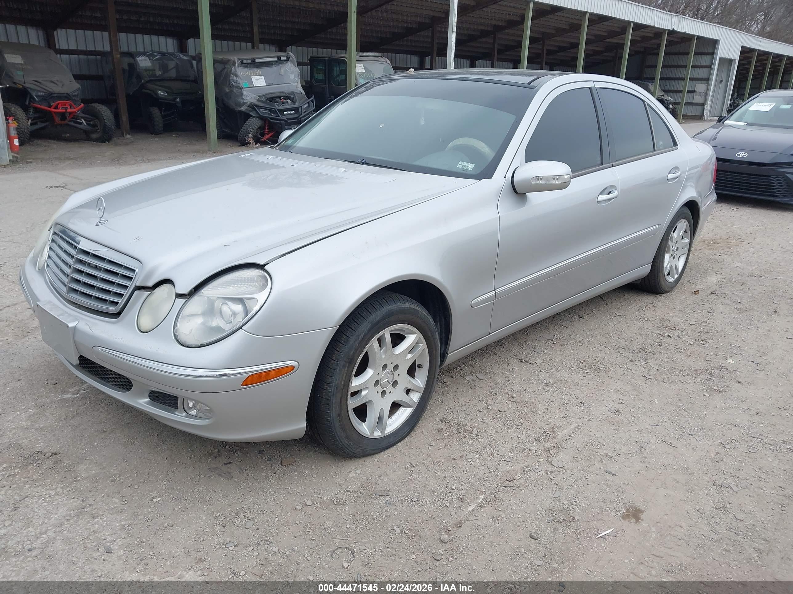 MERCEDES-BENZ E image 2