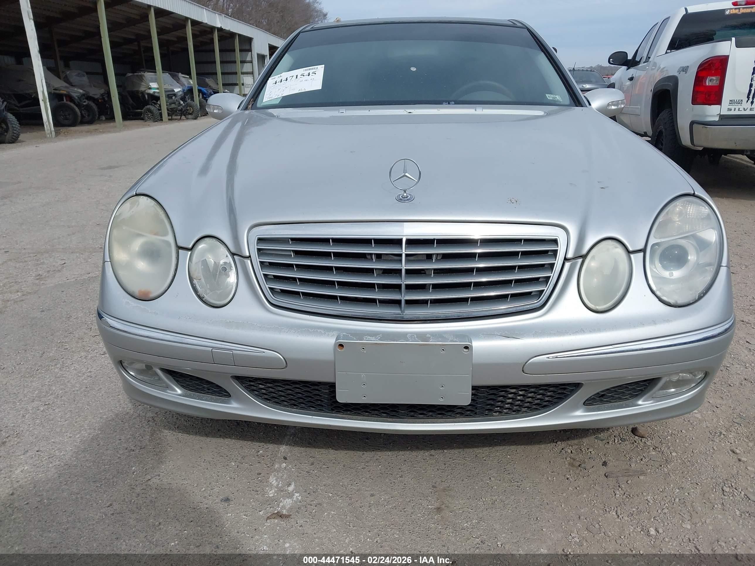 MERCEDES-BENZ E image 6