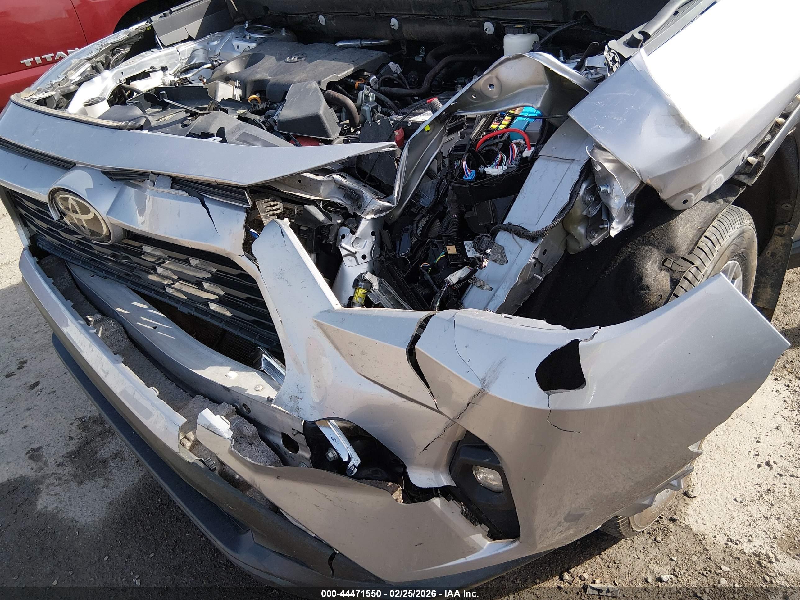 TOYOTA RAV4 image 6