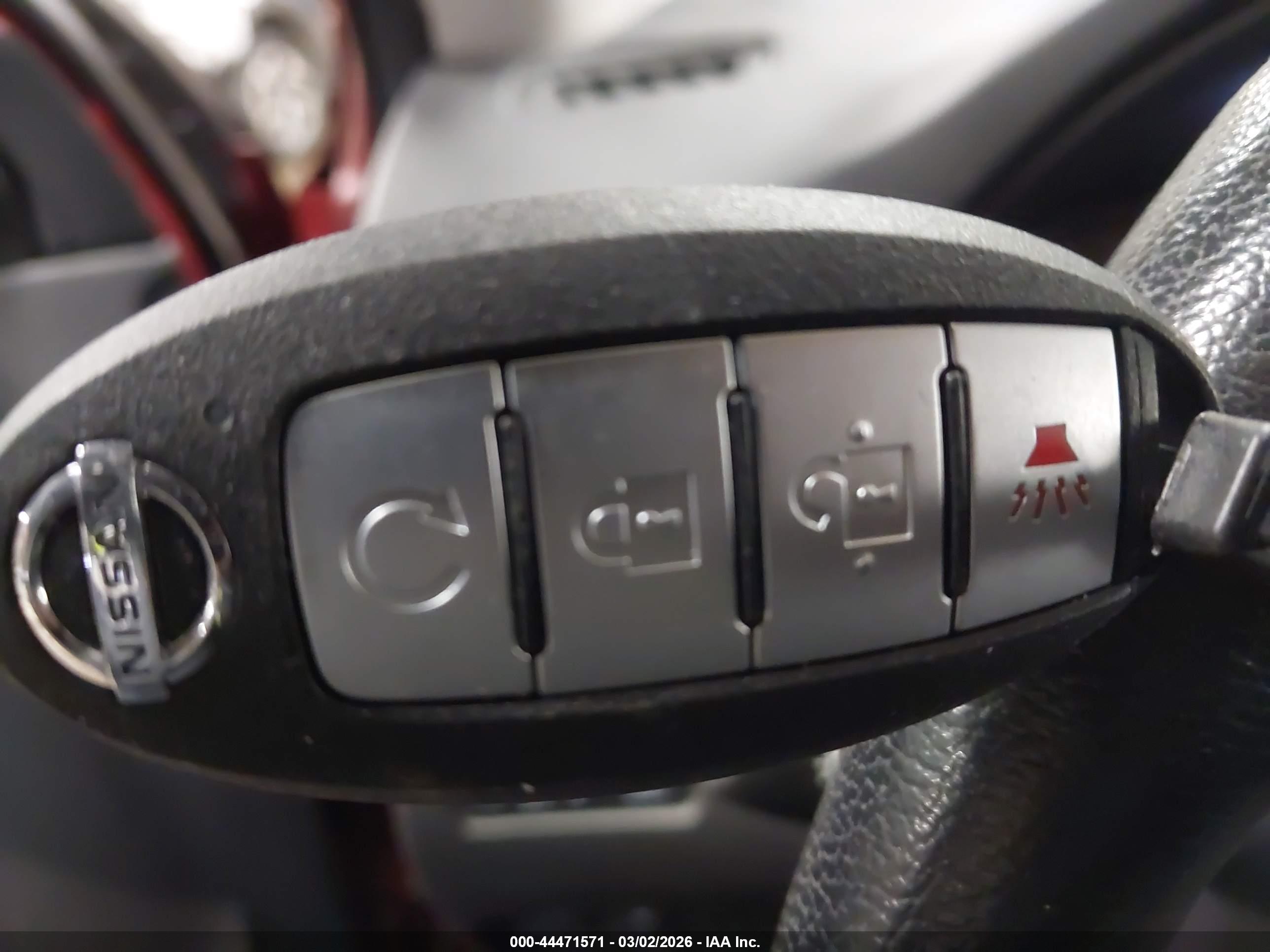 NISSAN ROGUE image 11