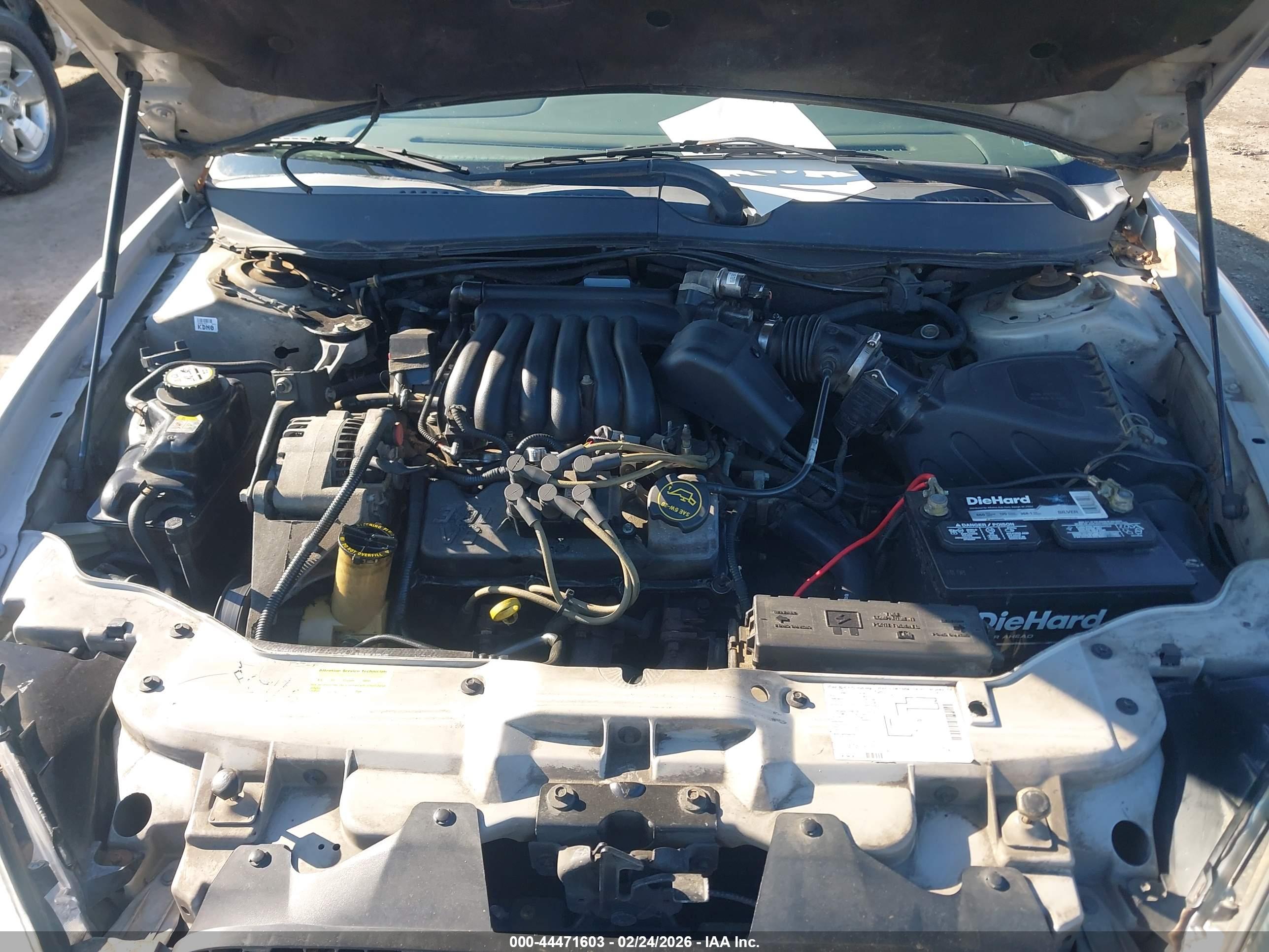 FORD TAURUS image 10
