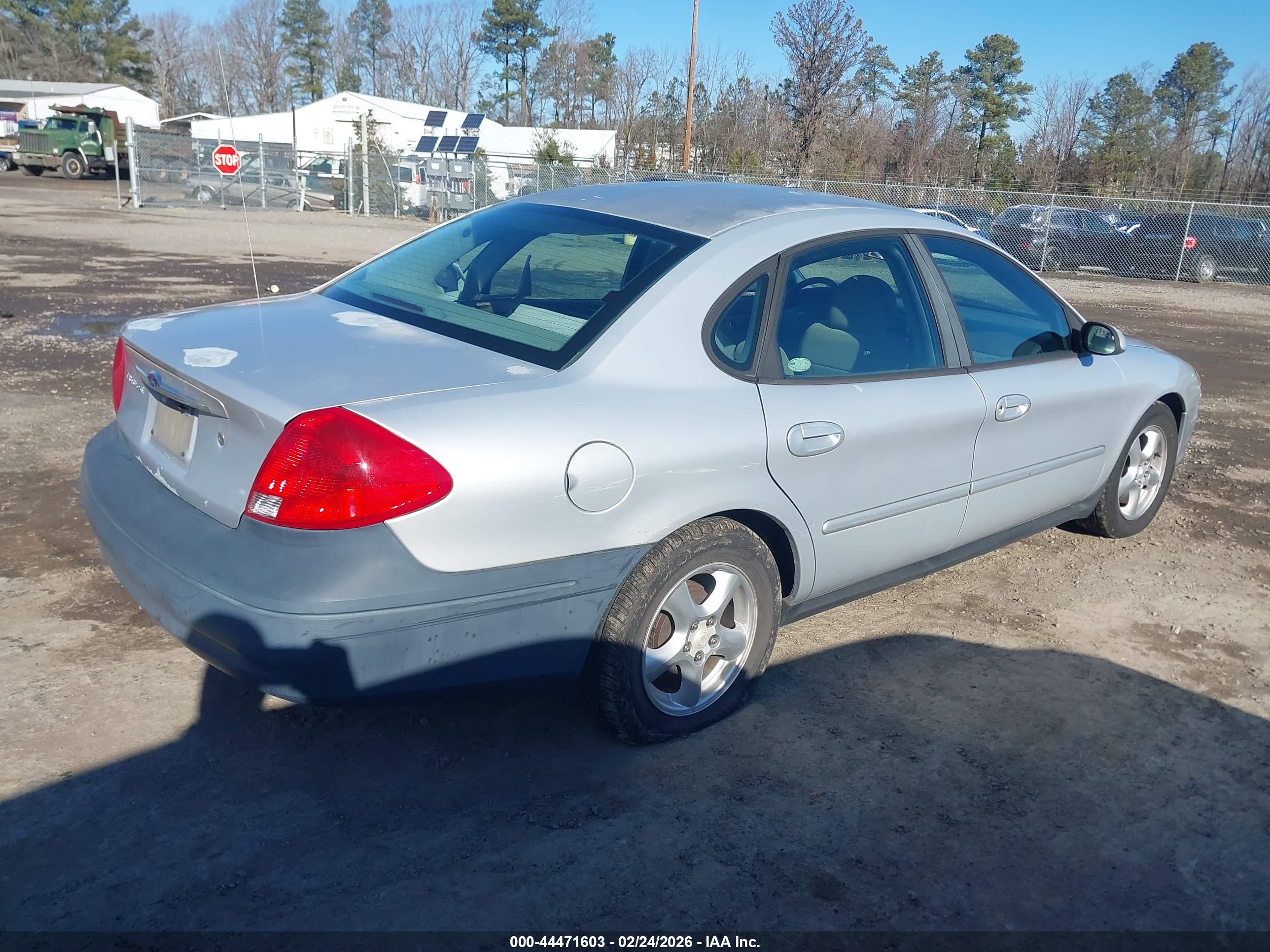 FORD TAURUS image 4