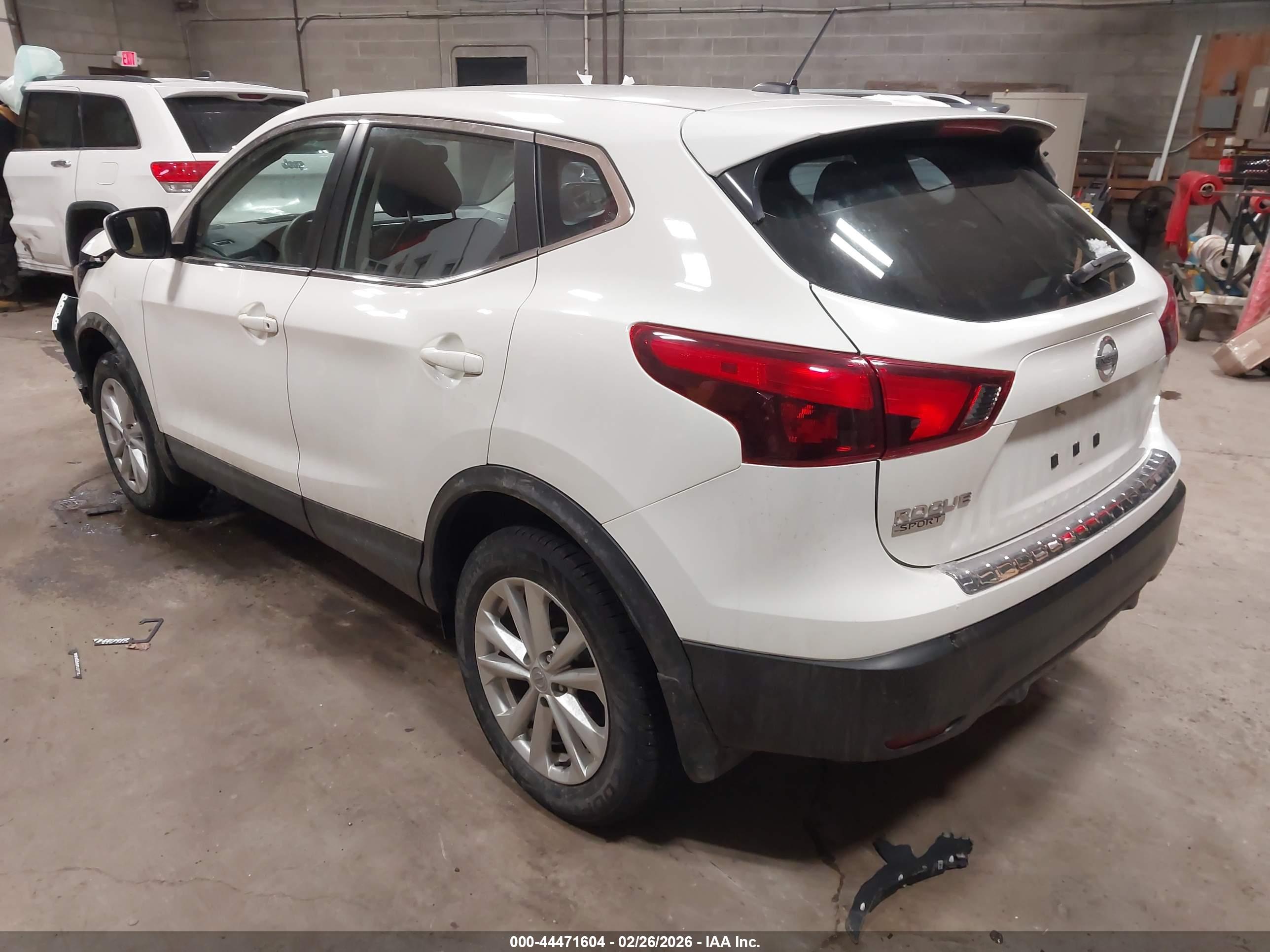 NISSAN ROGUE image 3