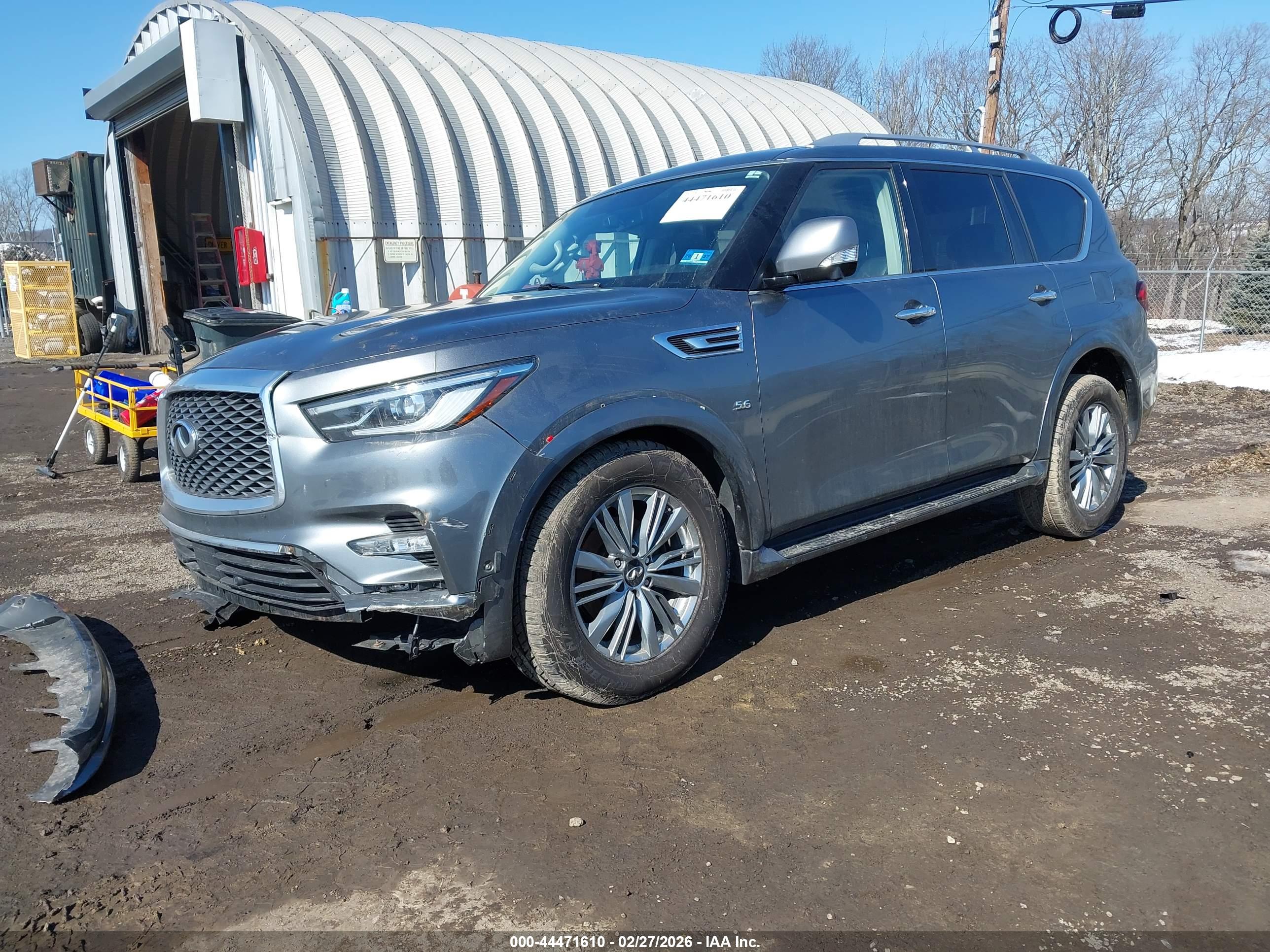 INFINITI QX80 image 2