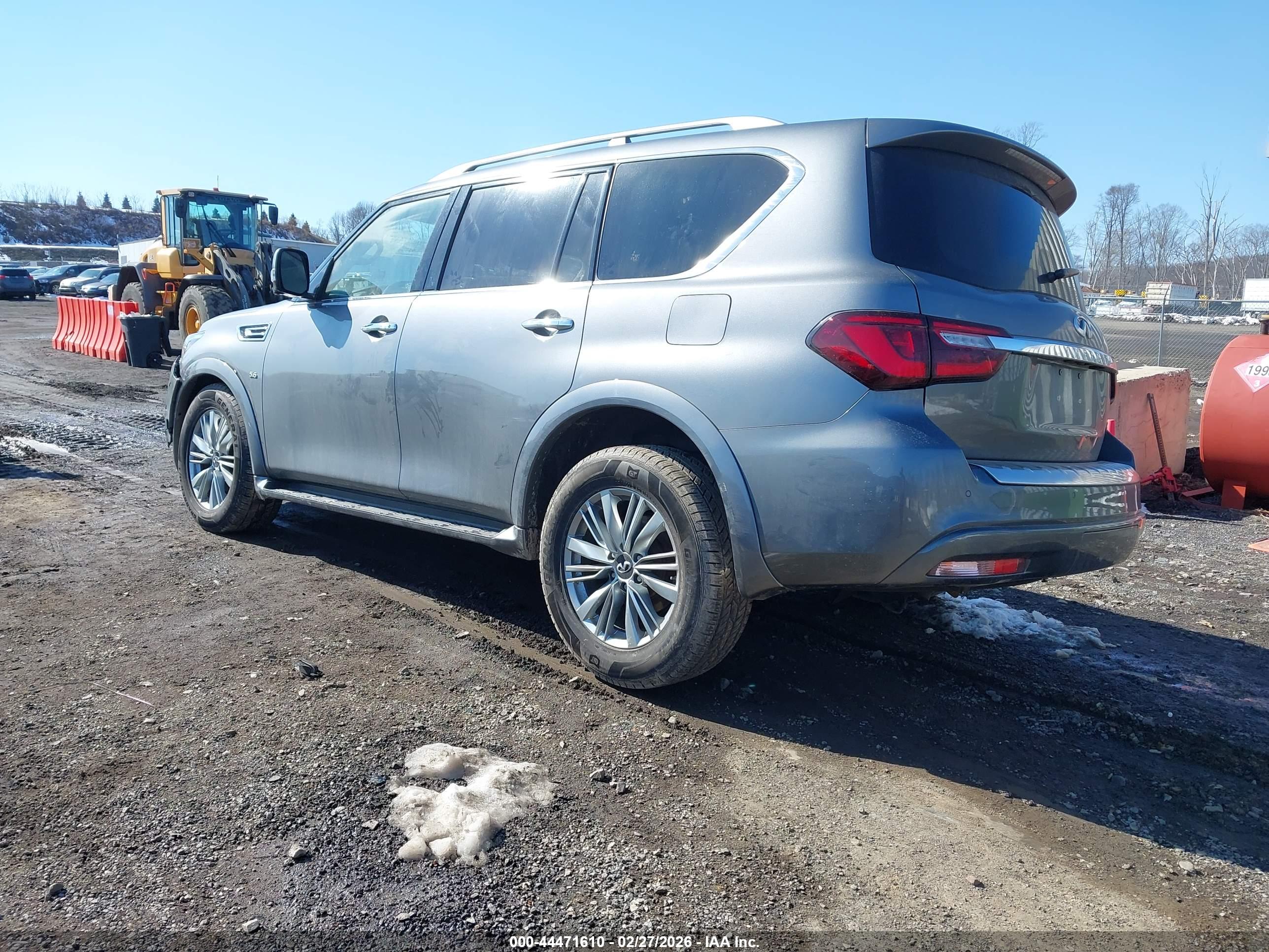 INFINITI QX80 image 3