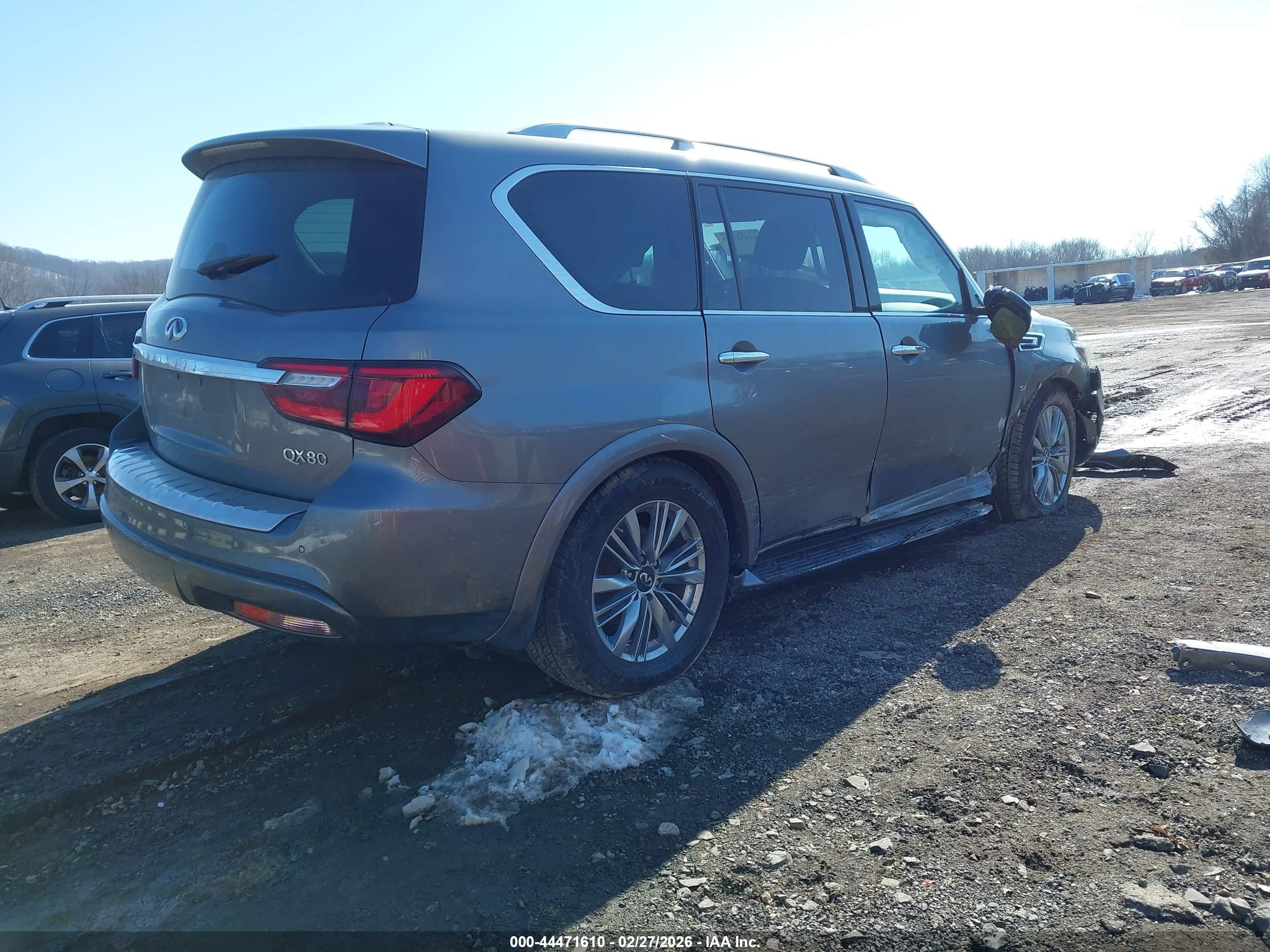 INFINITI QX80 image 4