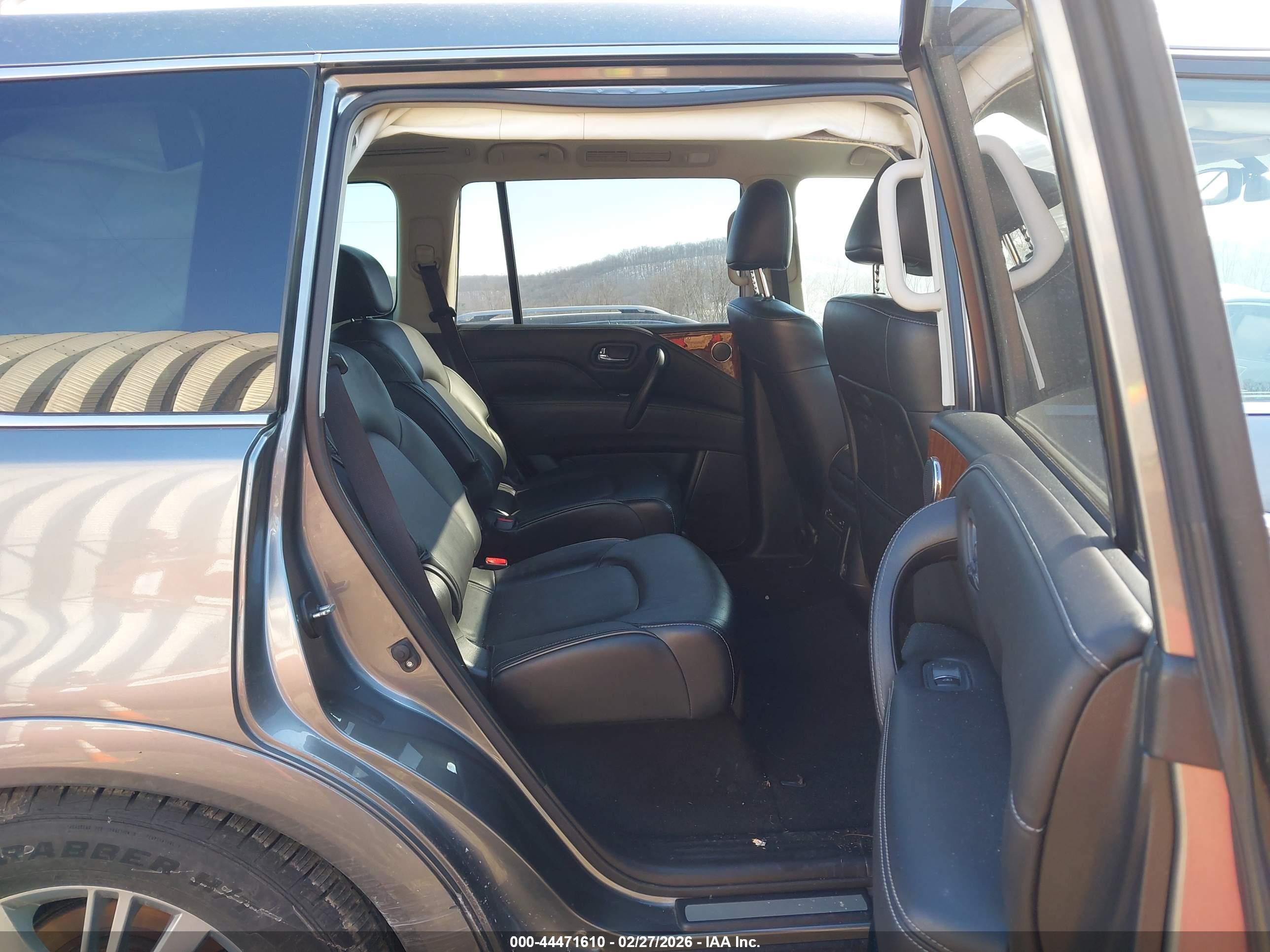 INFINITI QX80 image 8