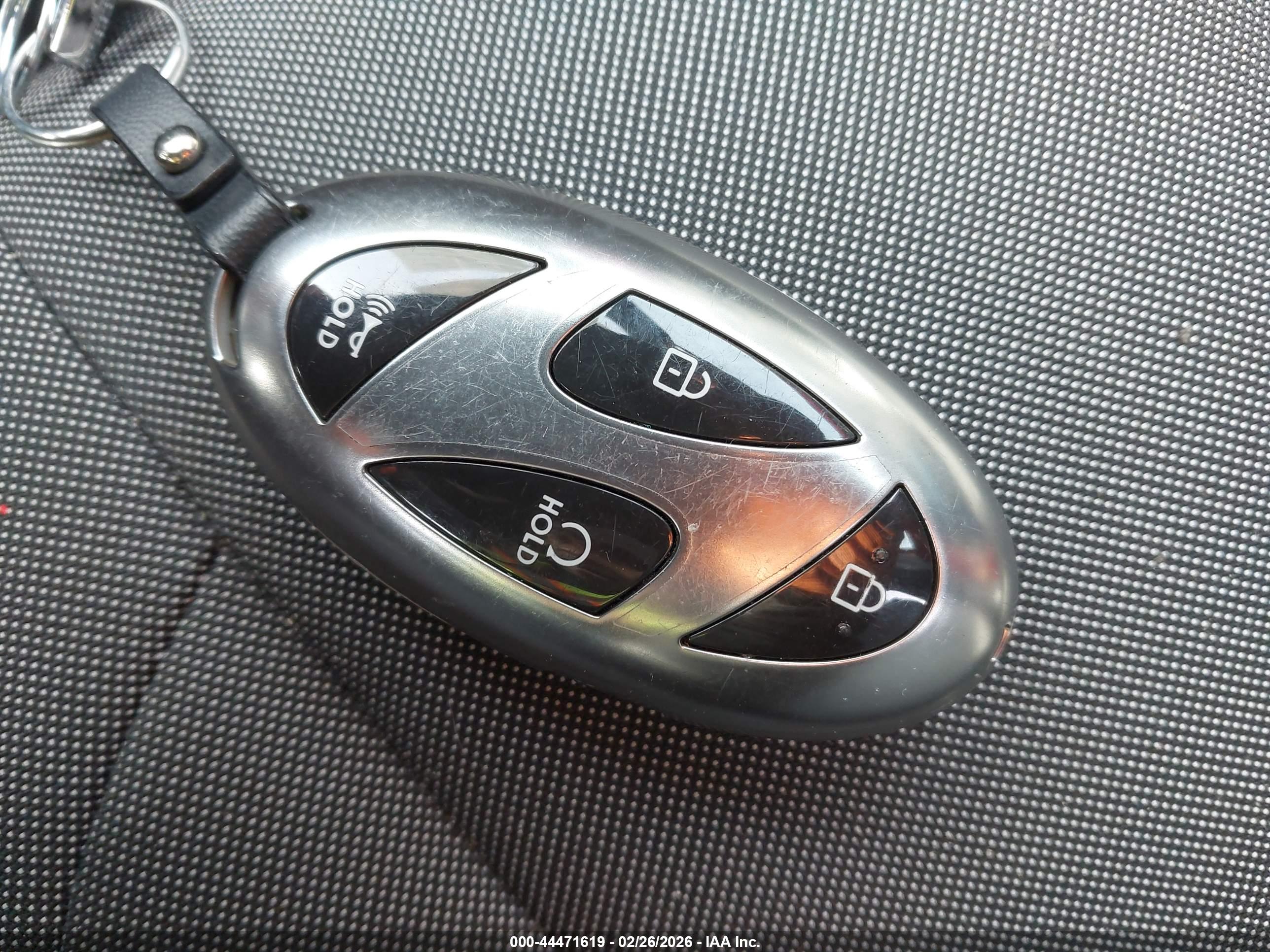 HYUNDAI ELANTRA image 11