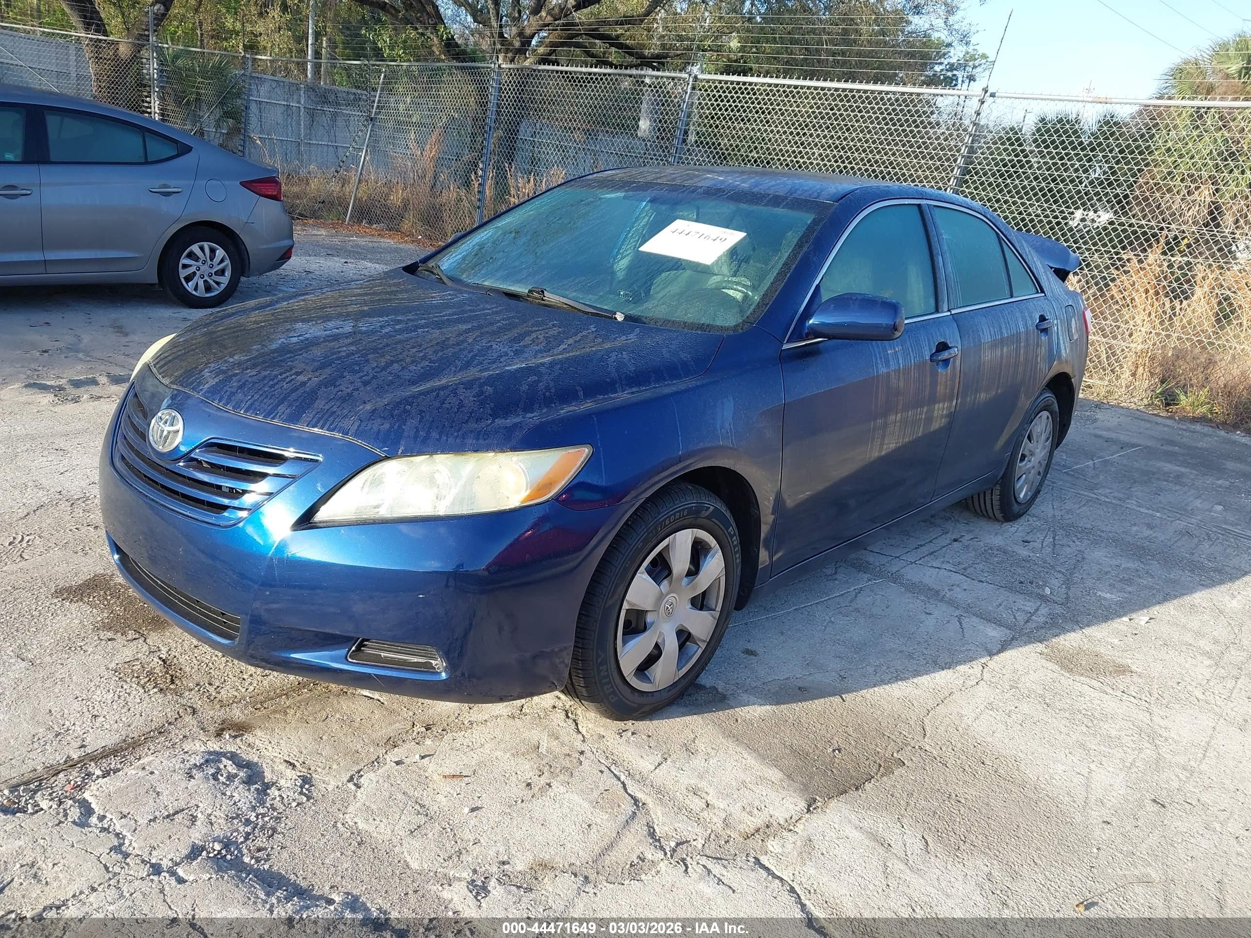 TOYOTA CAMRY image 2