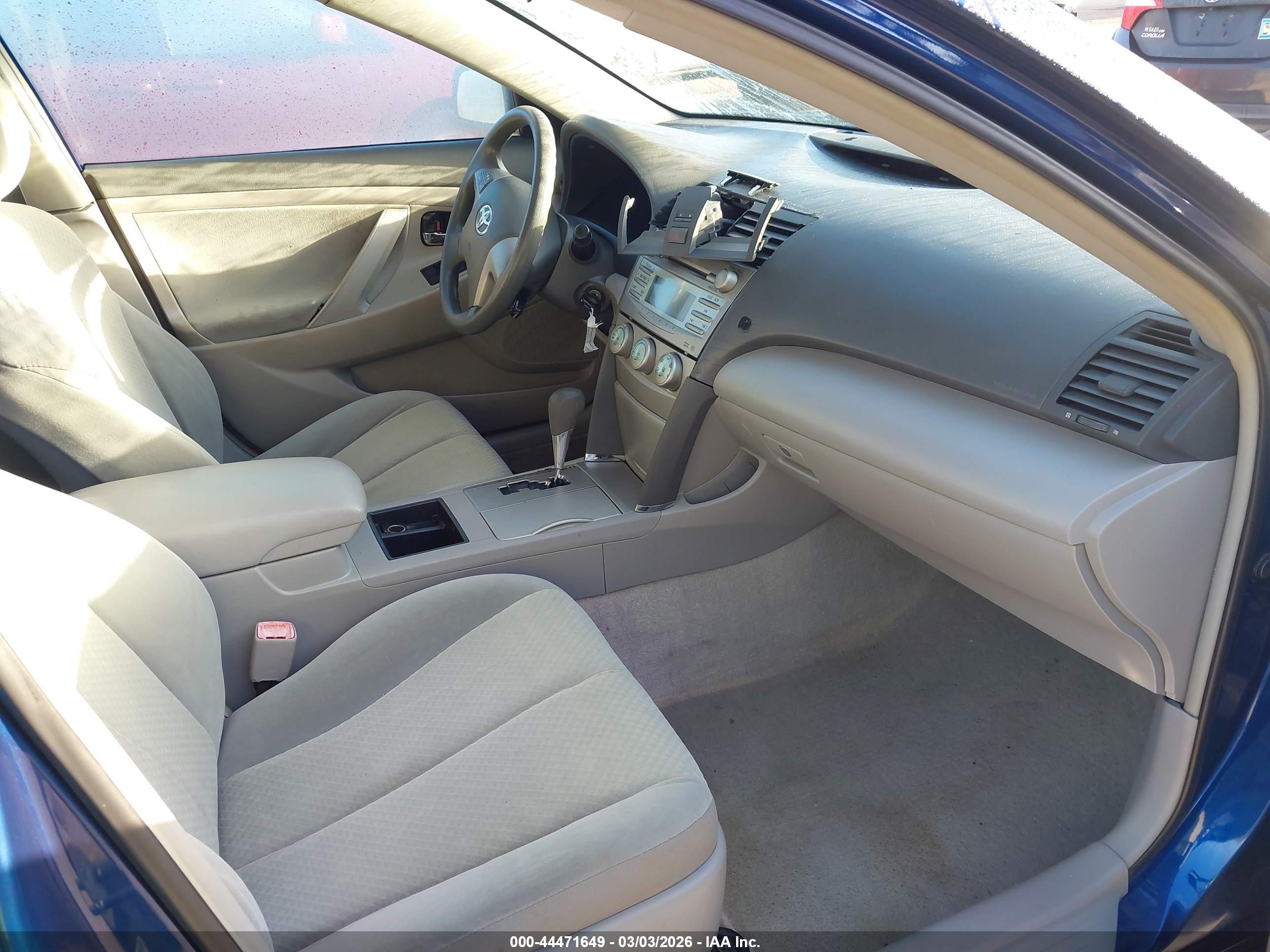 TOYOTA CAMRY image 5