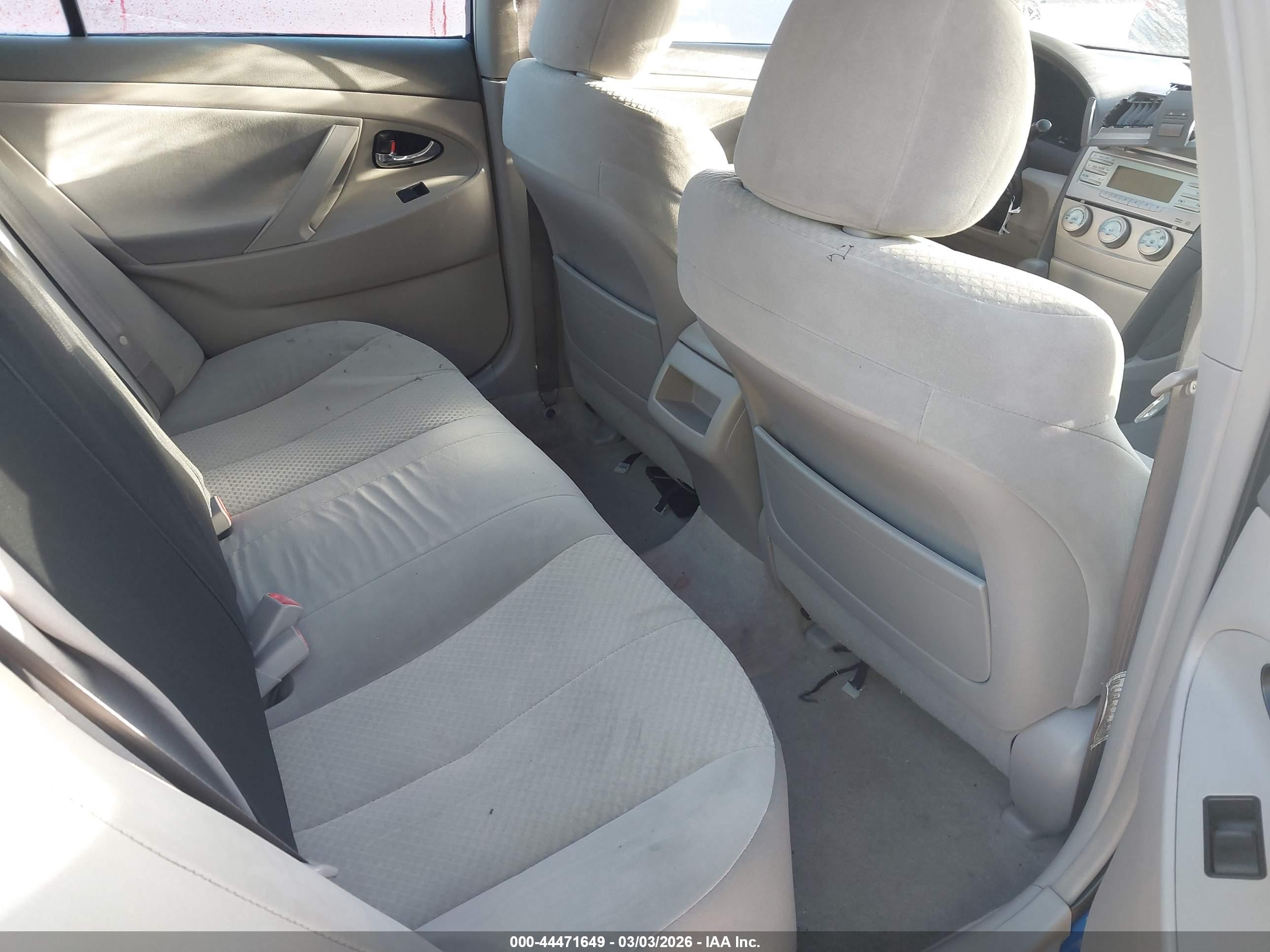 TOYOTA CAMRY image 8