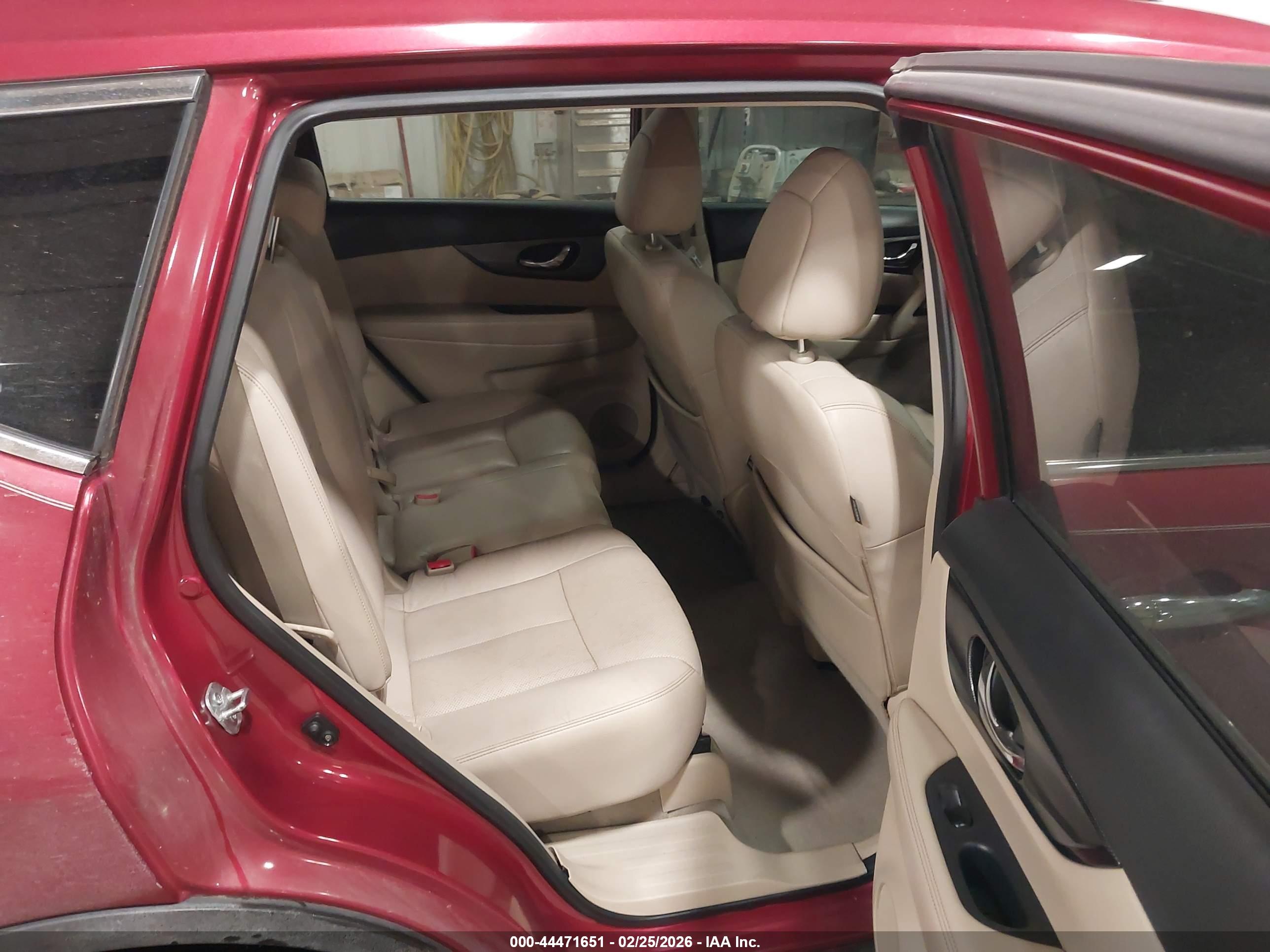 NISSAN ROGUE image 8