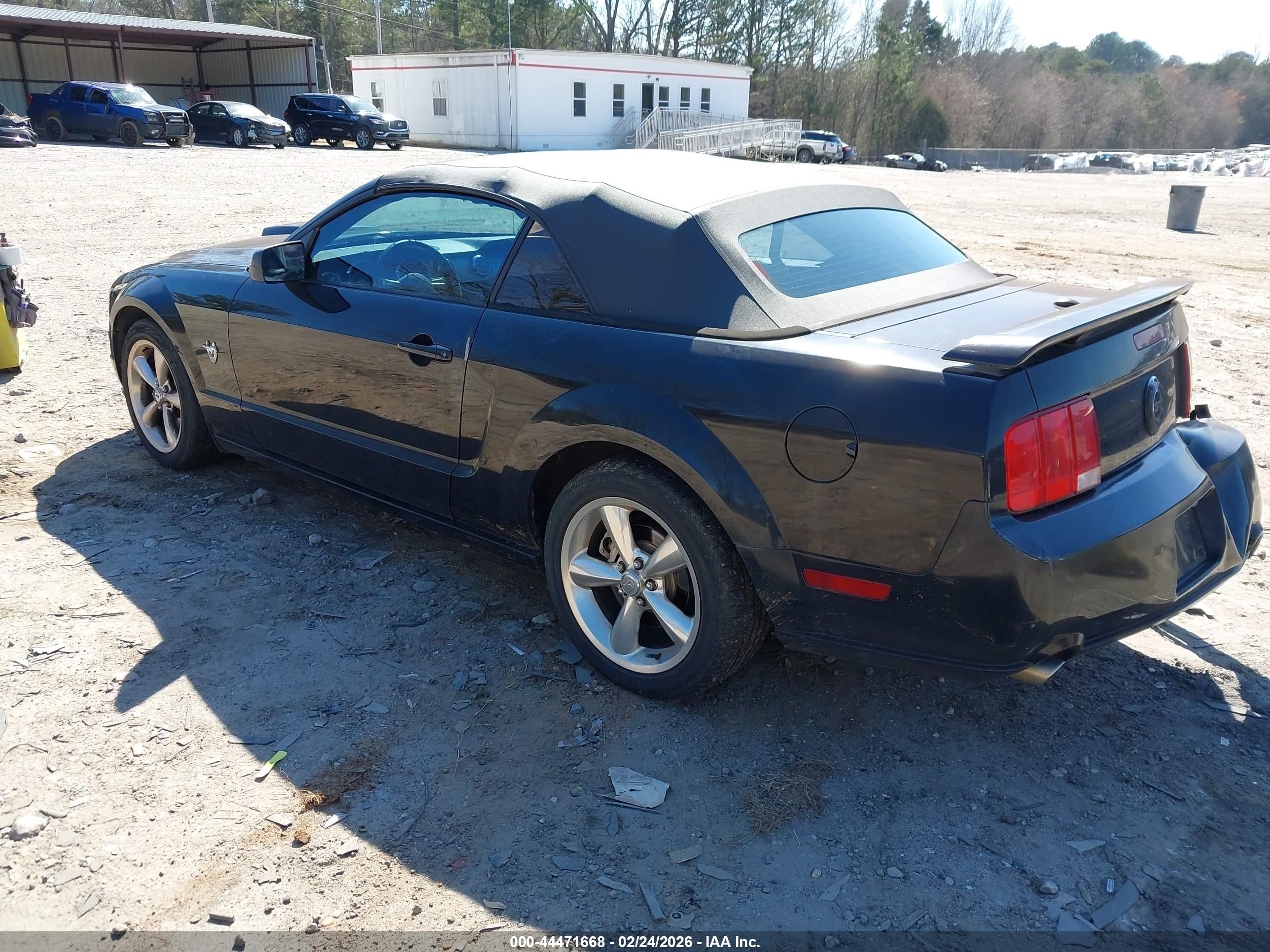FORD MUSTANG image 3