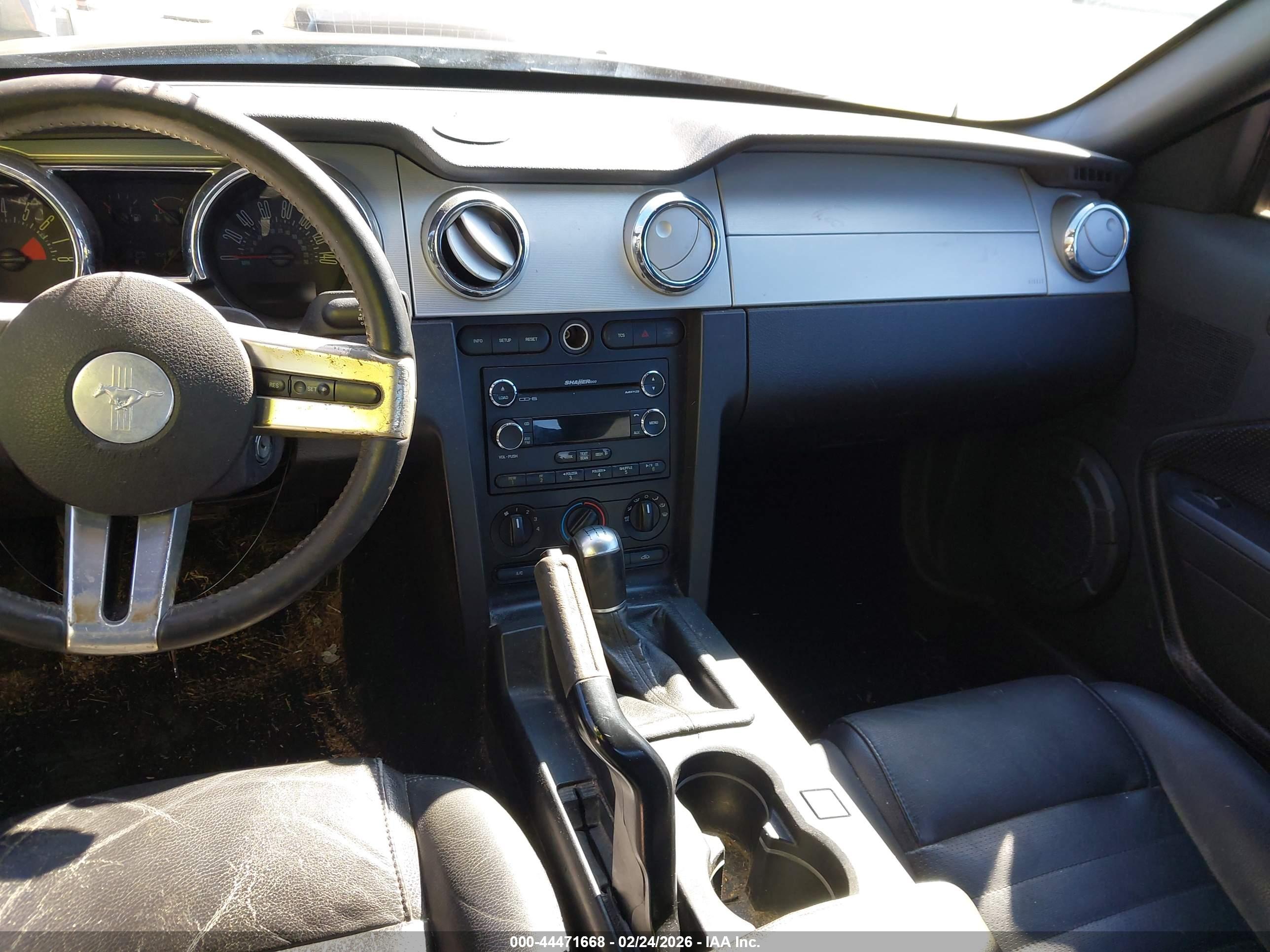 FORD MUSTANG image 5
