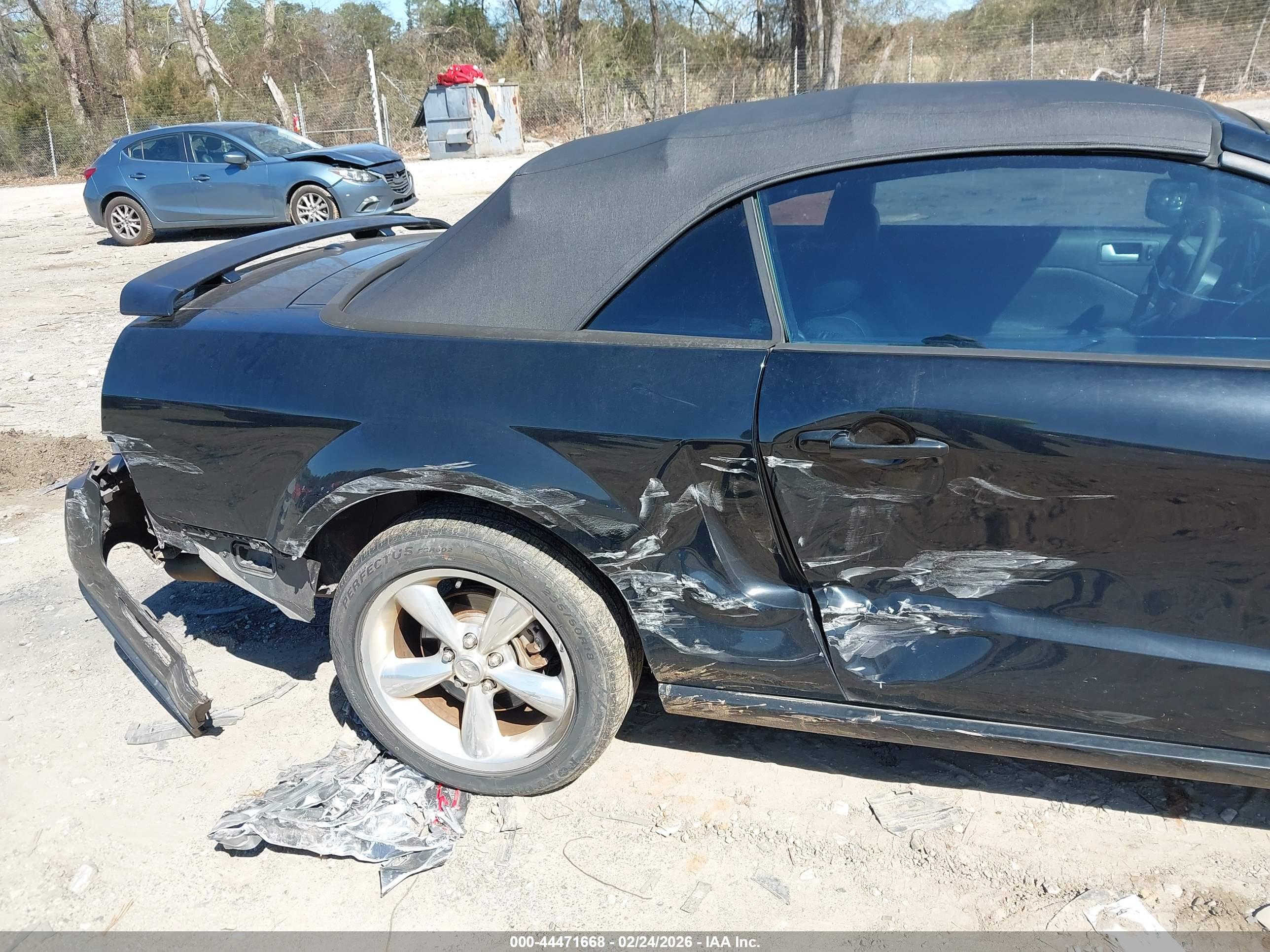 FORD MUSTANG image 6