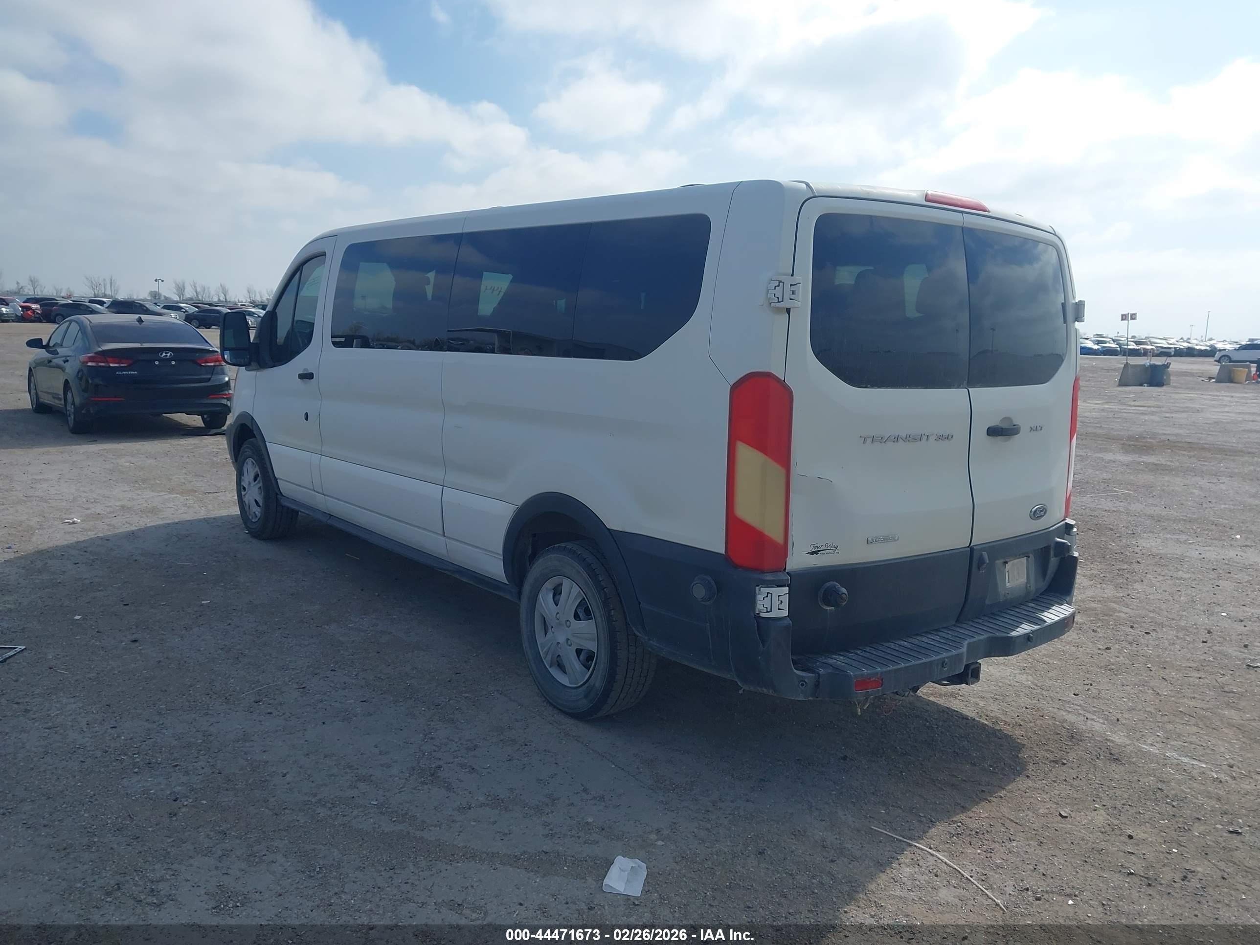FORD TRANSIT-350 image 3