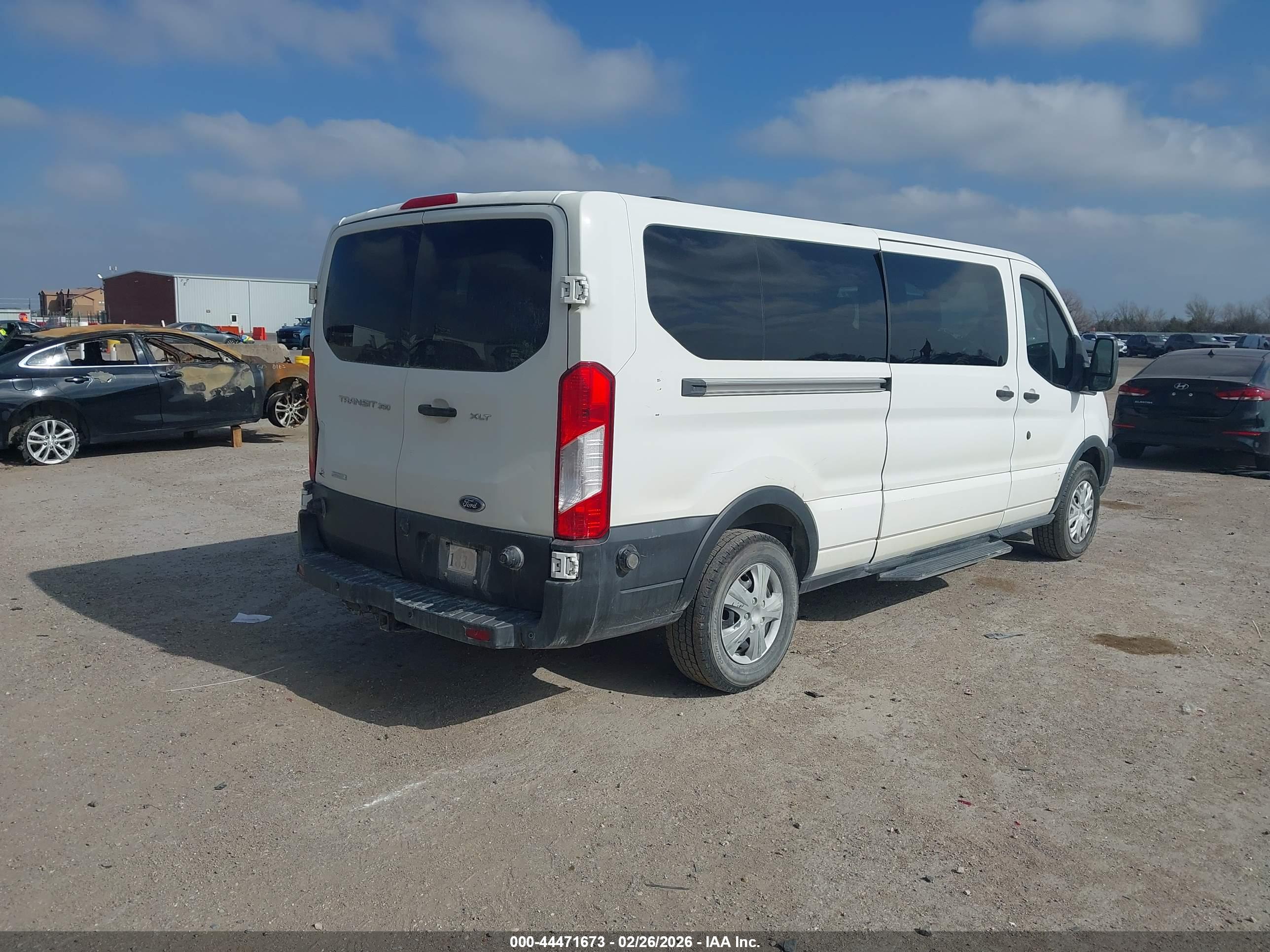 FORD TRANSIT-350 image 4