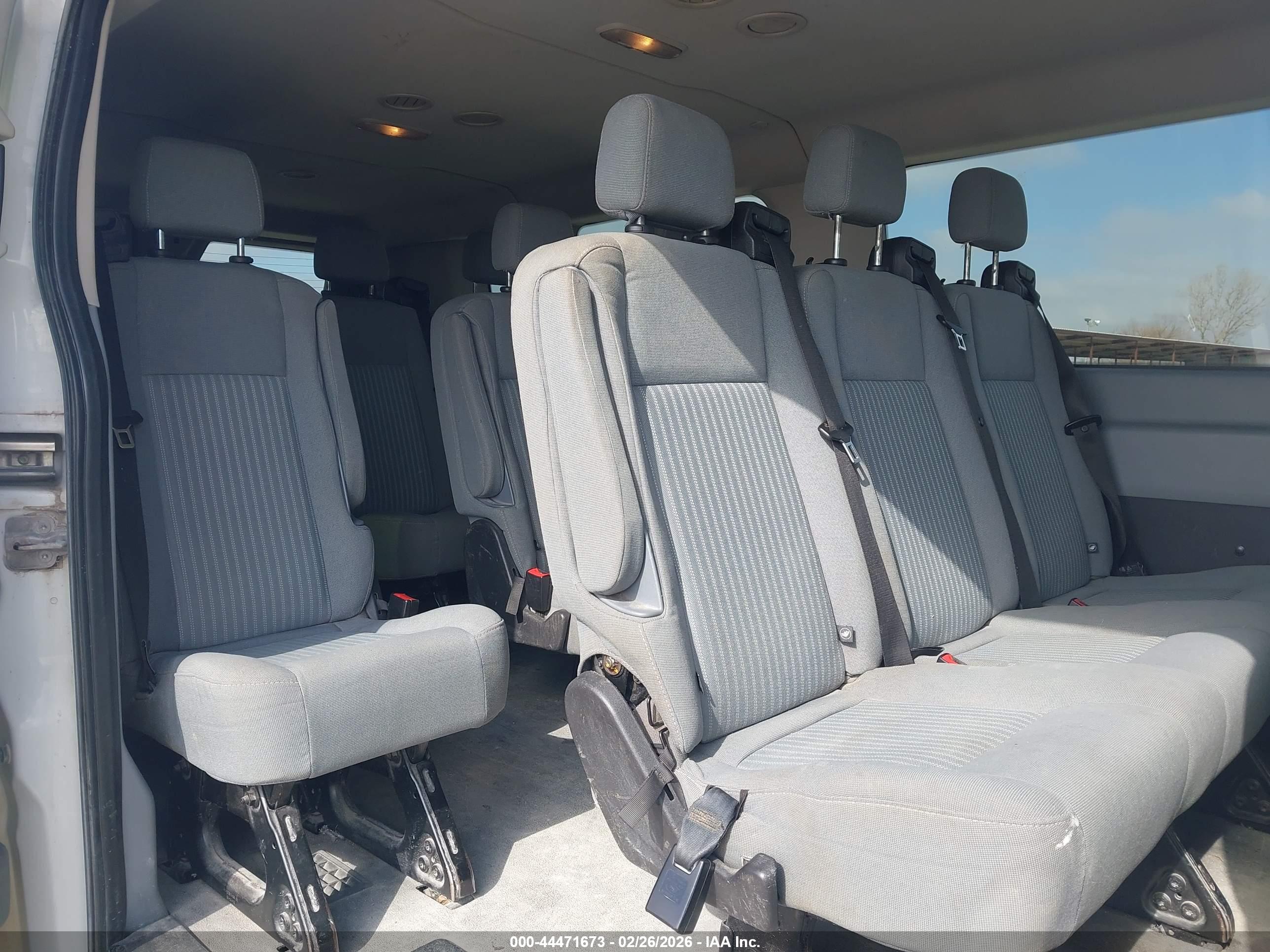 FORD TRANSIT-350 image 8