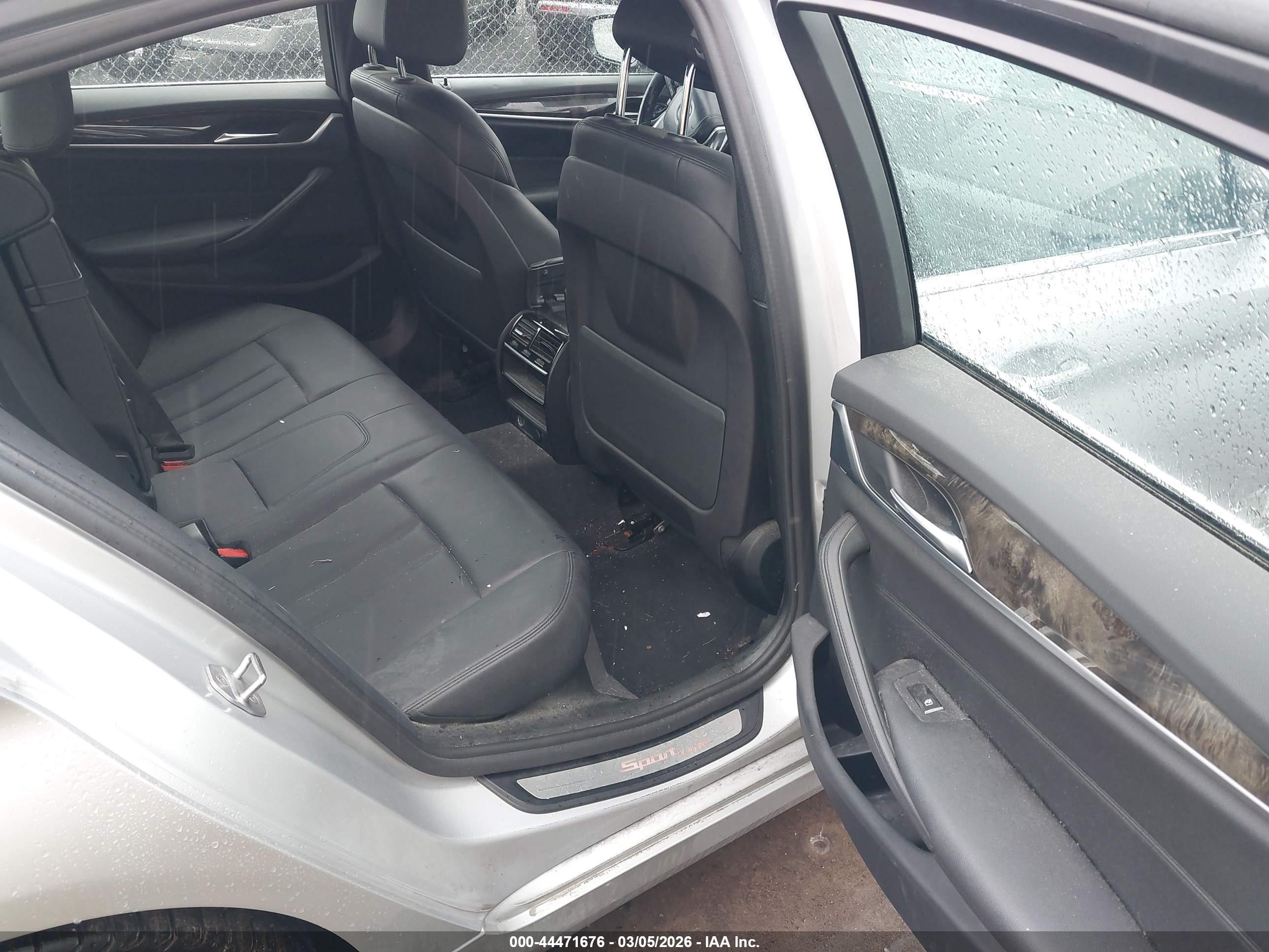 BMW 530I image 8