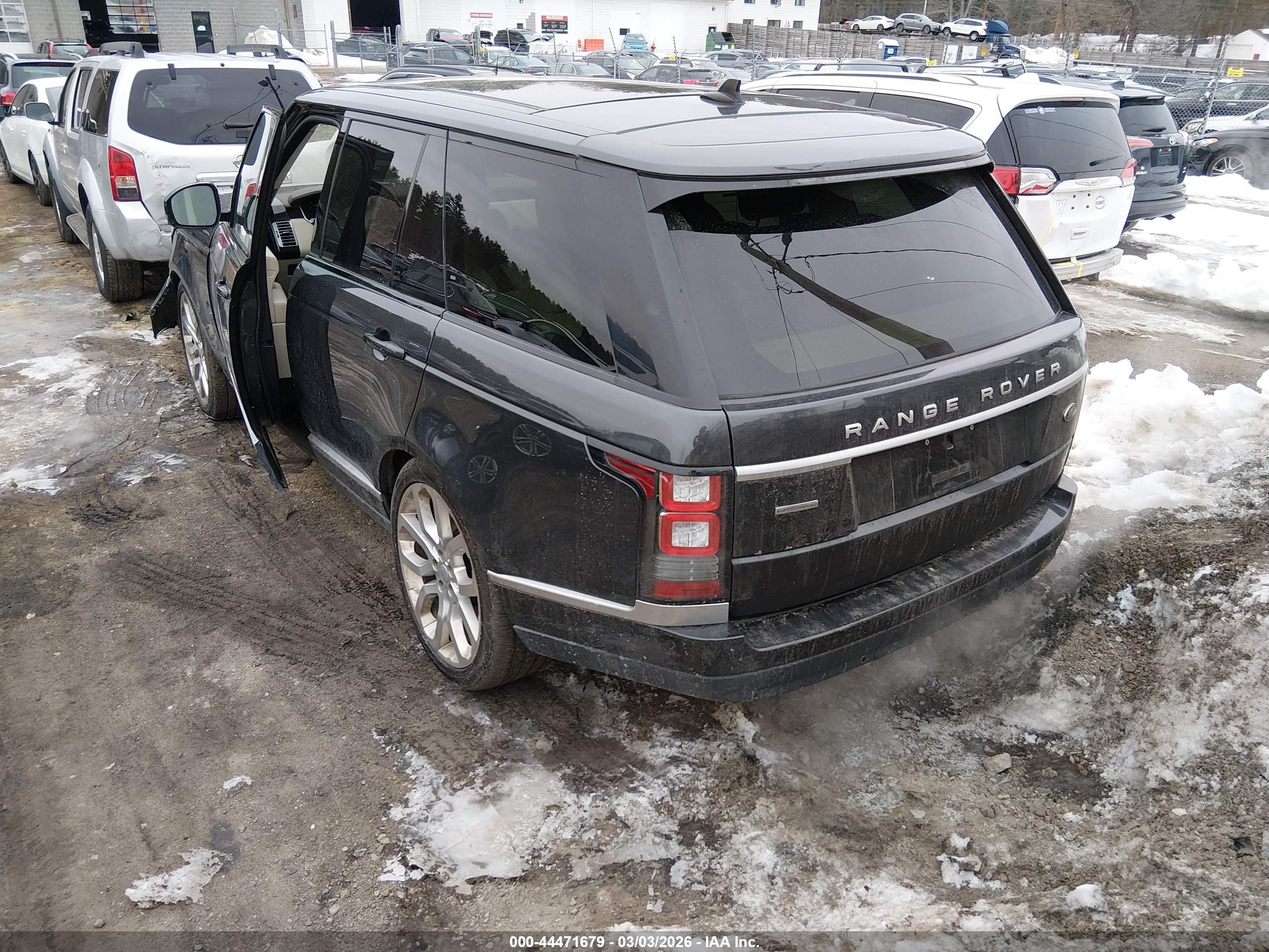 LAND ROVER image 3