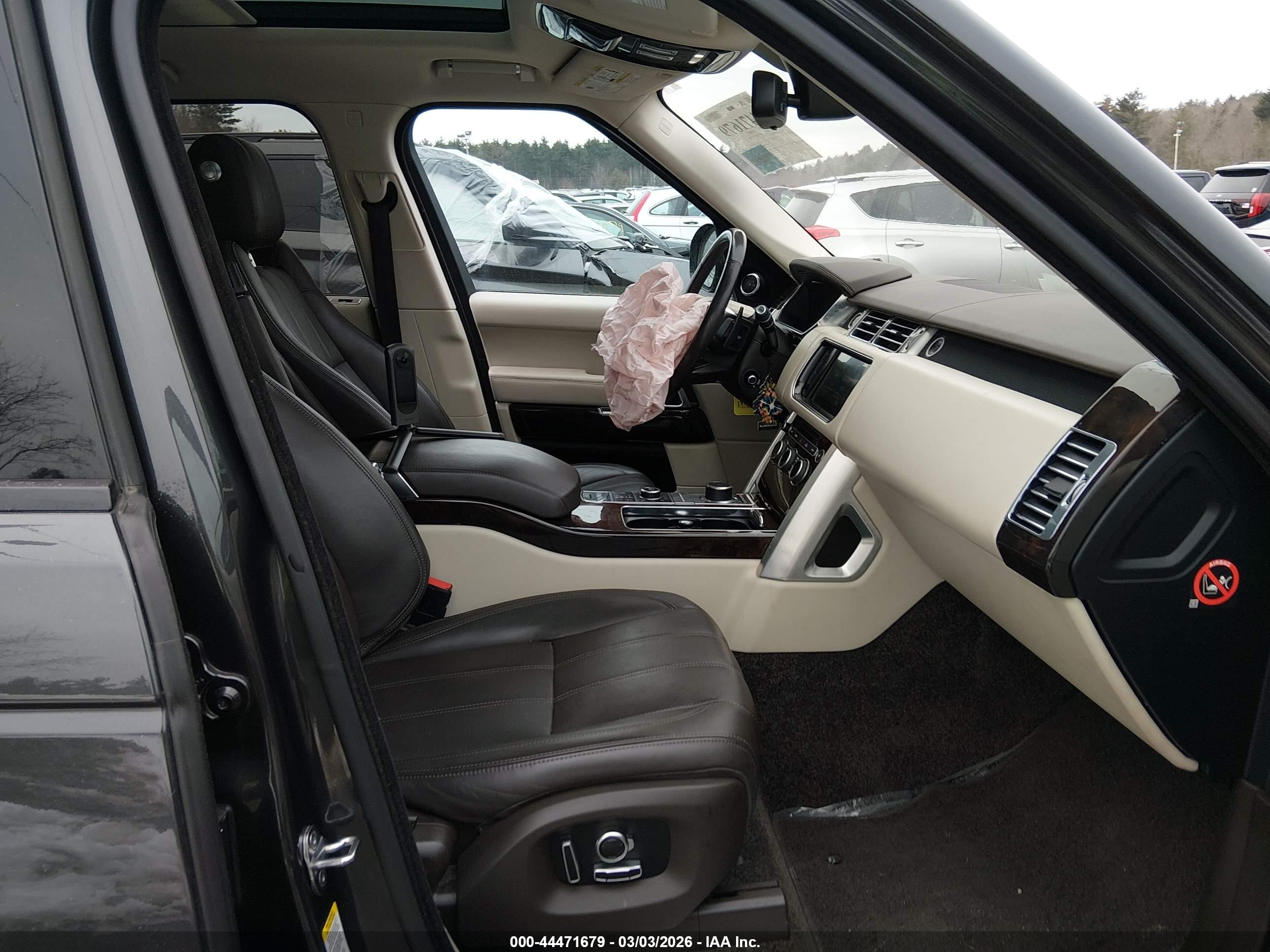 LAND ROVER image 5