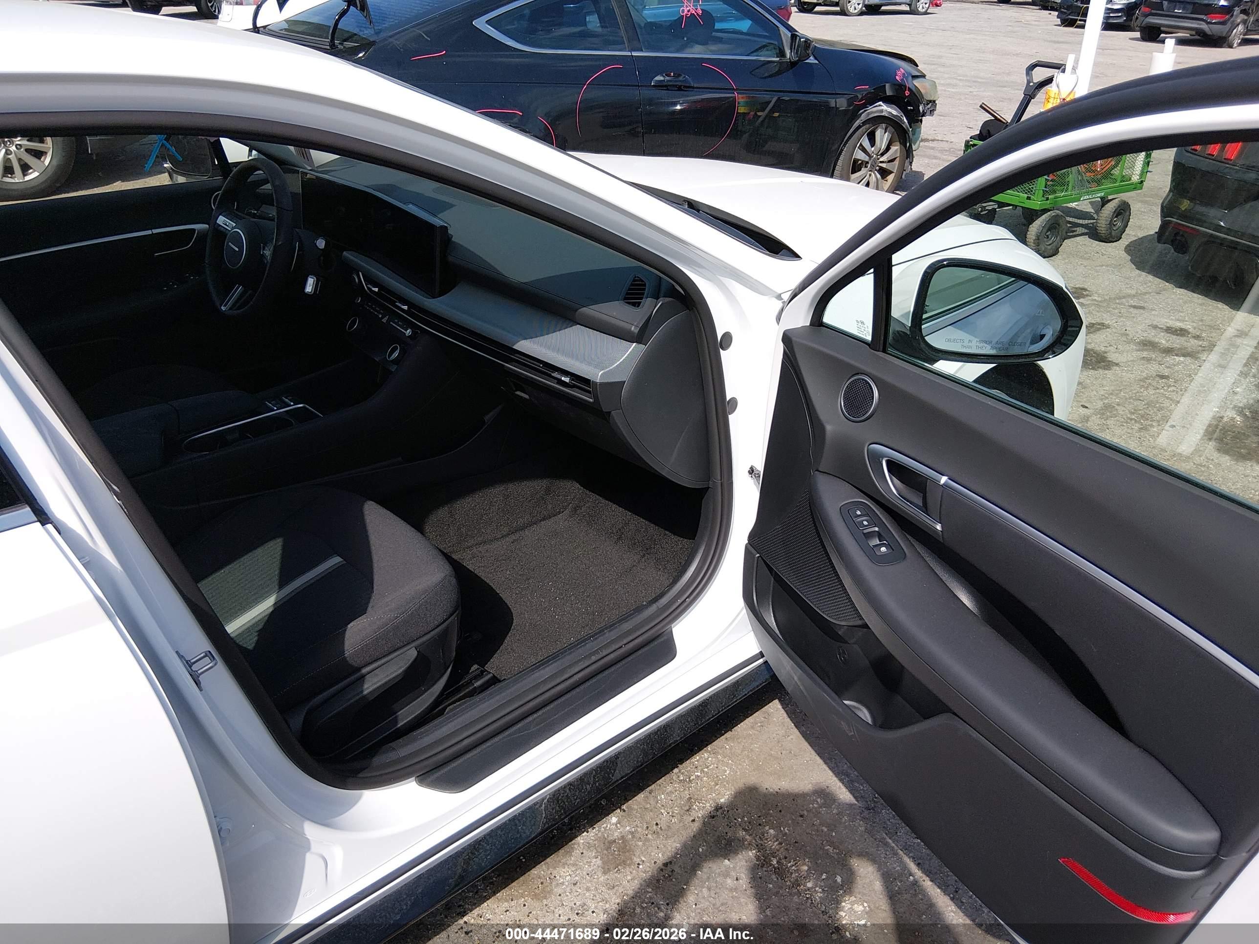 HYUNDAI SONATA image 5