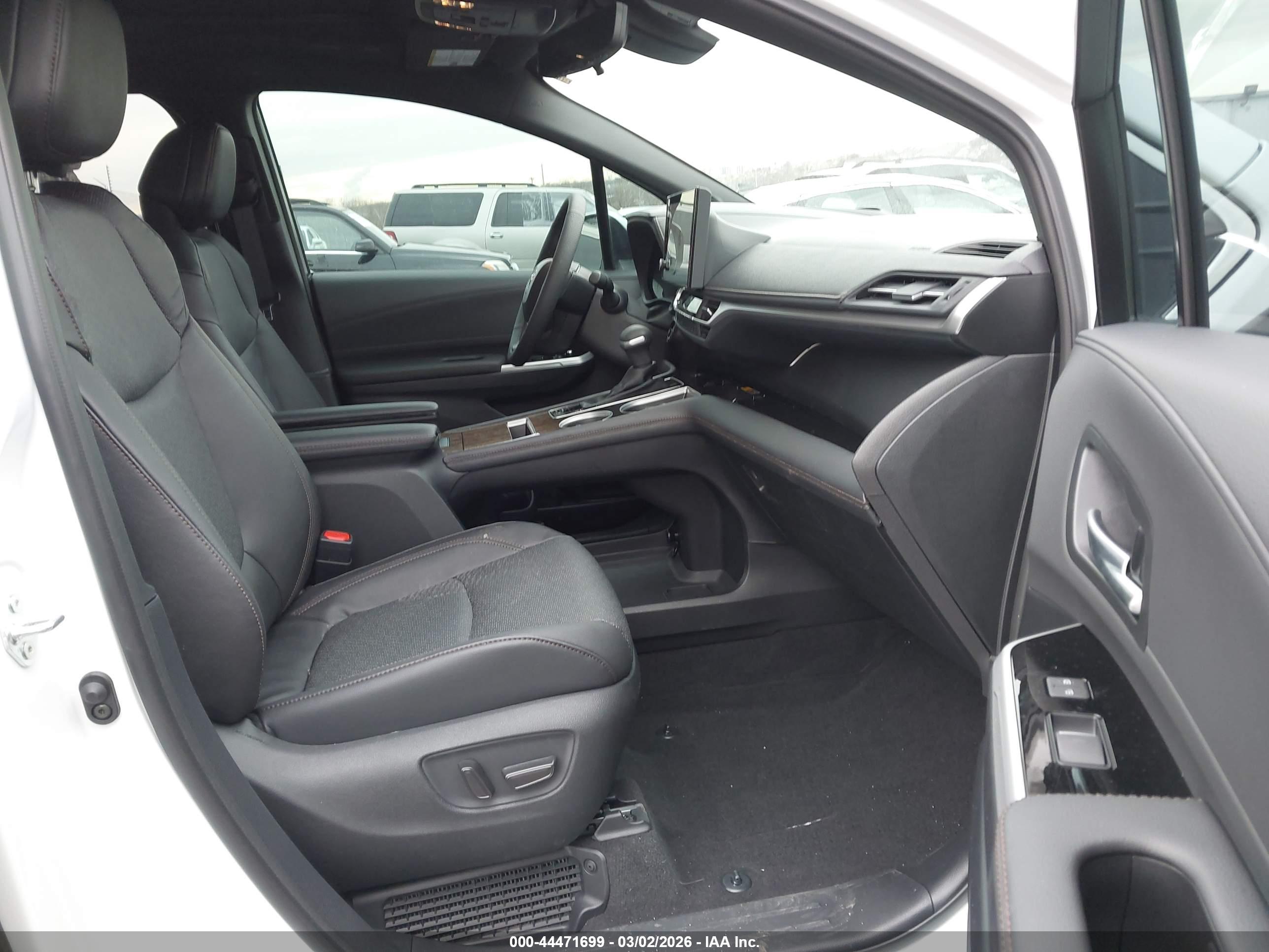 TOYOTA SIENNA image 5