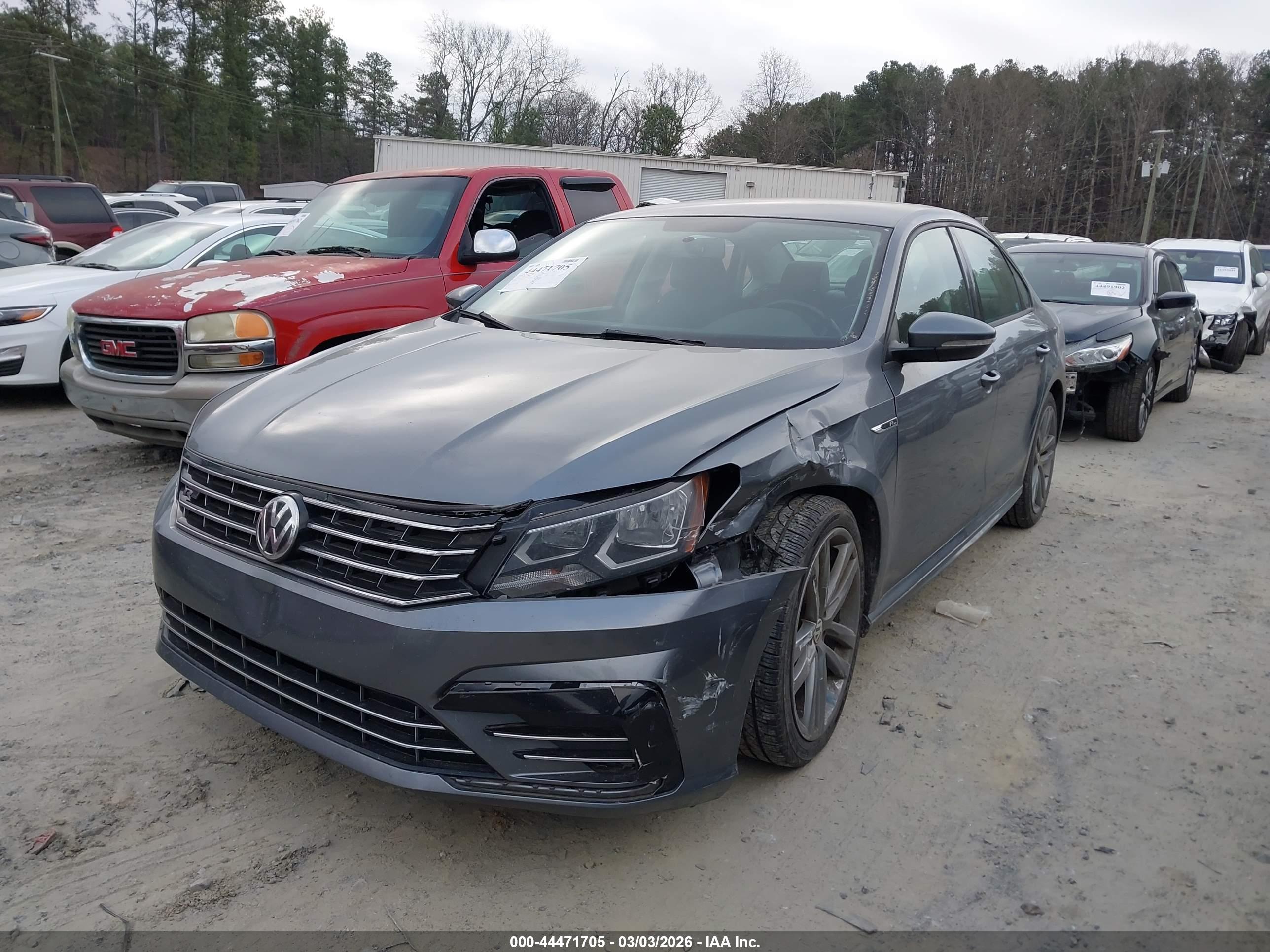 VOLKSWAGEN PASSAT image 2