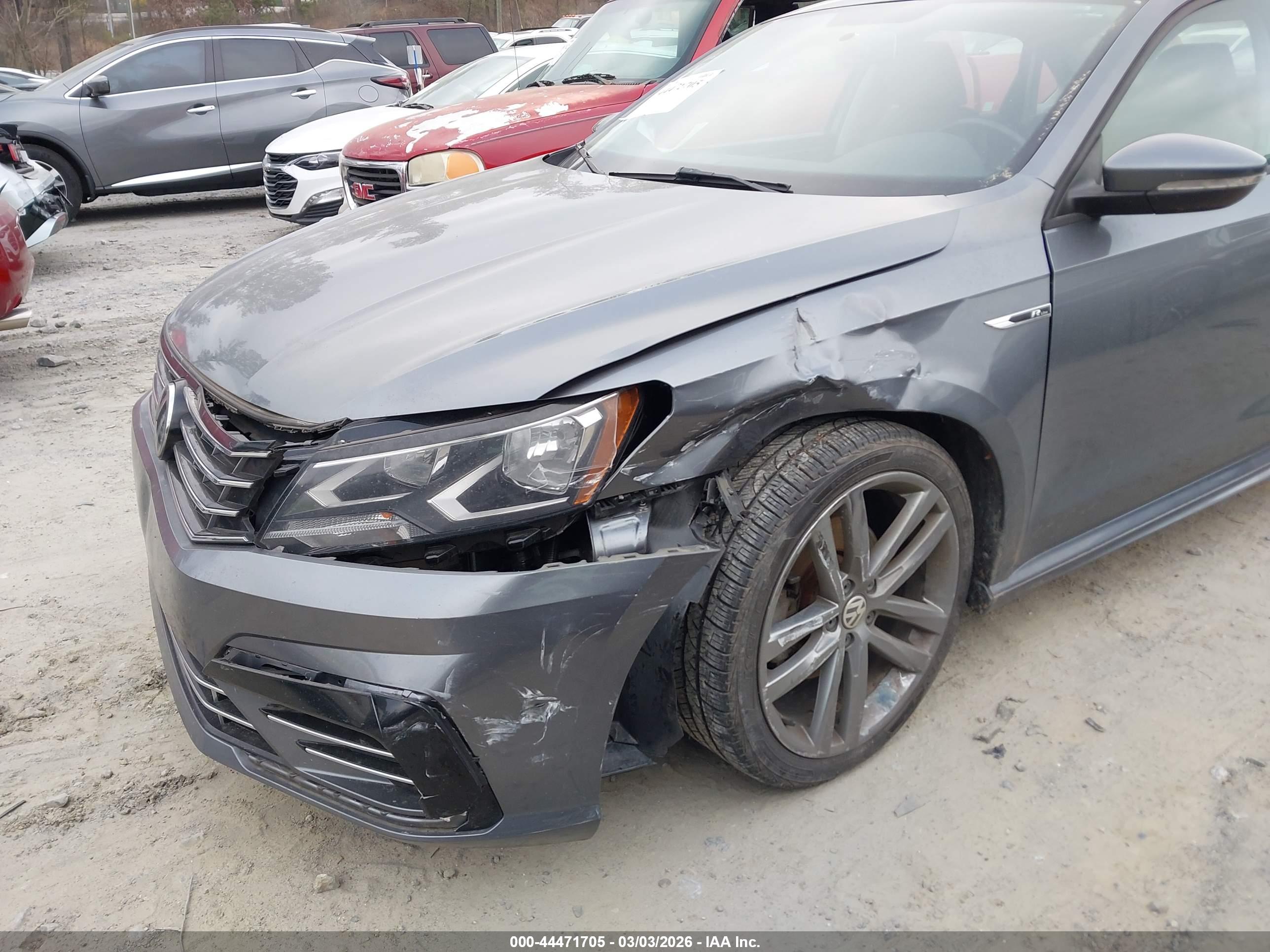 VOLKSWAGEN PASSAT image 6