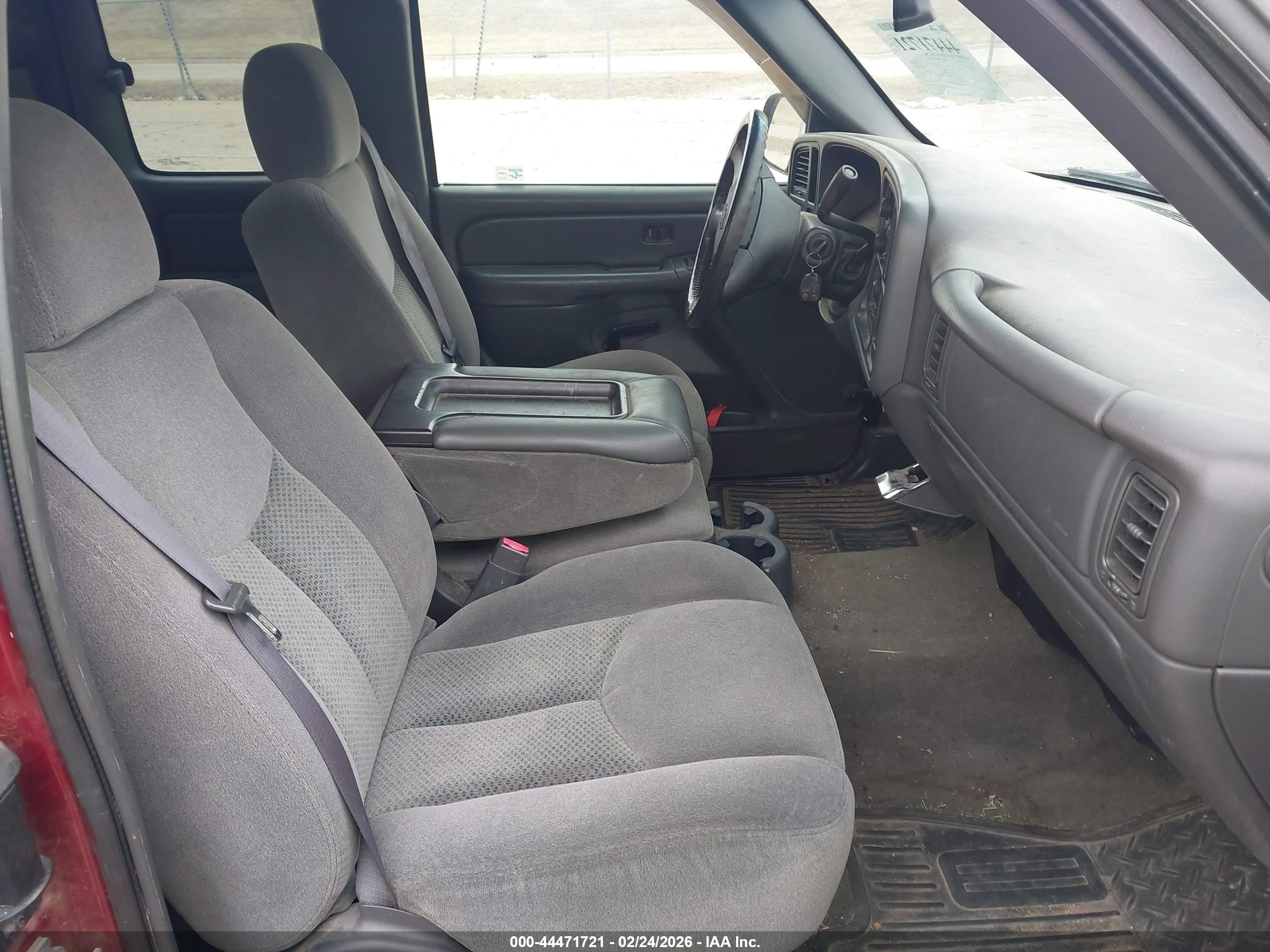 CHEVROLET SILVERADO image 5