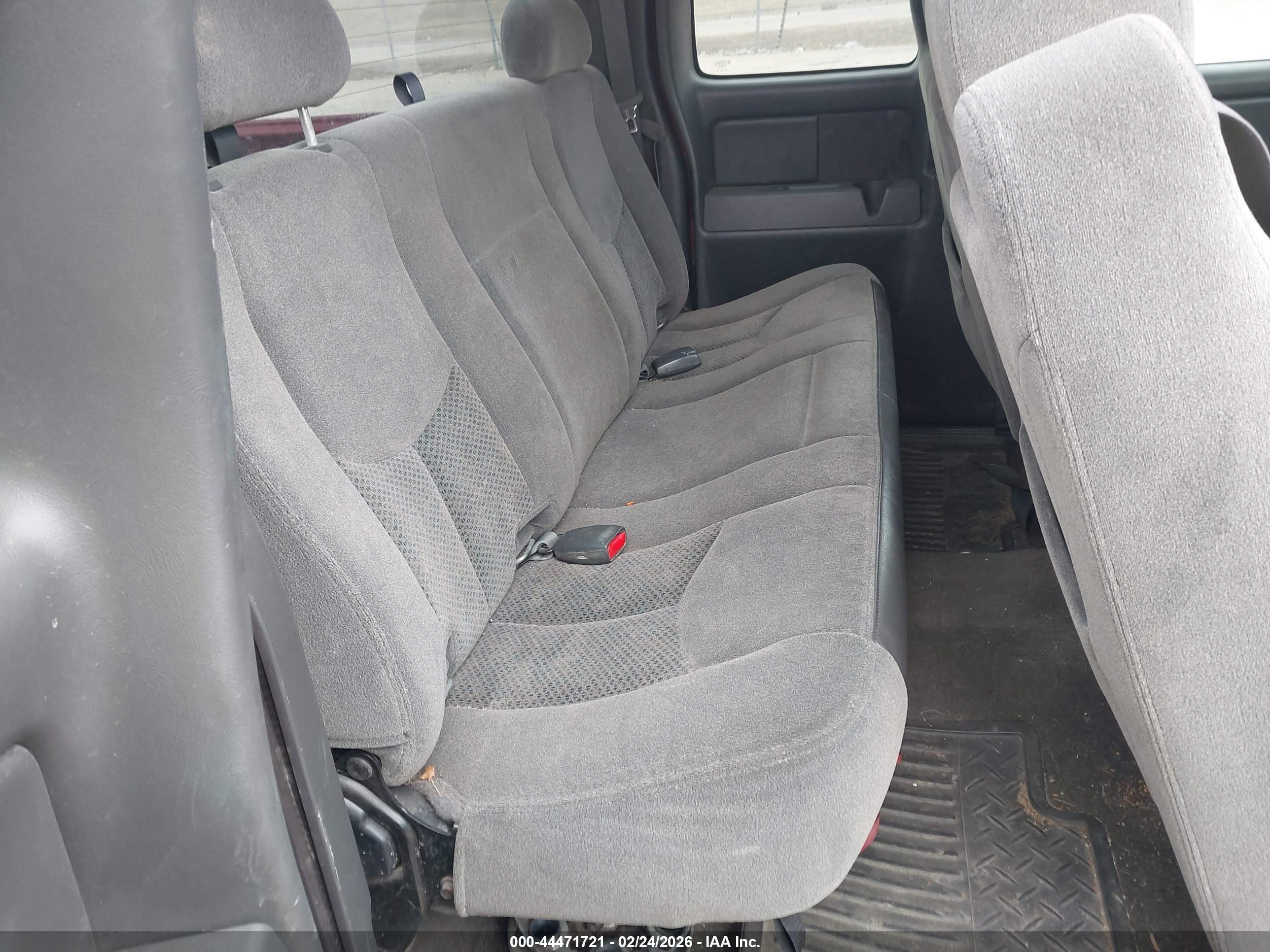 CHEVROLET SILVERADO image 8