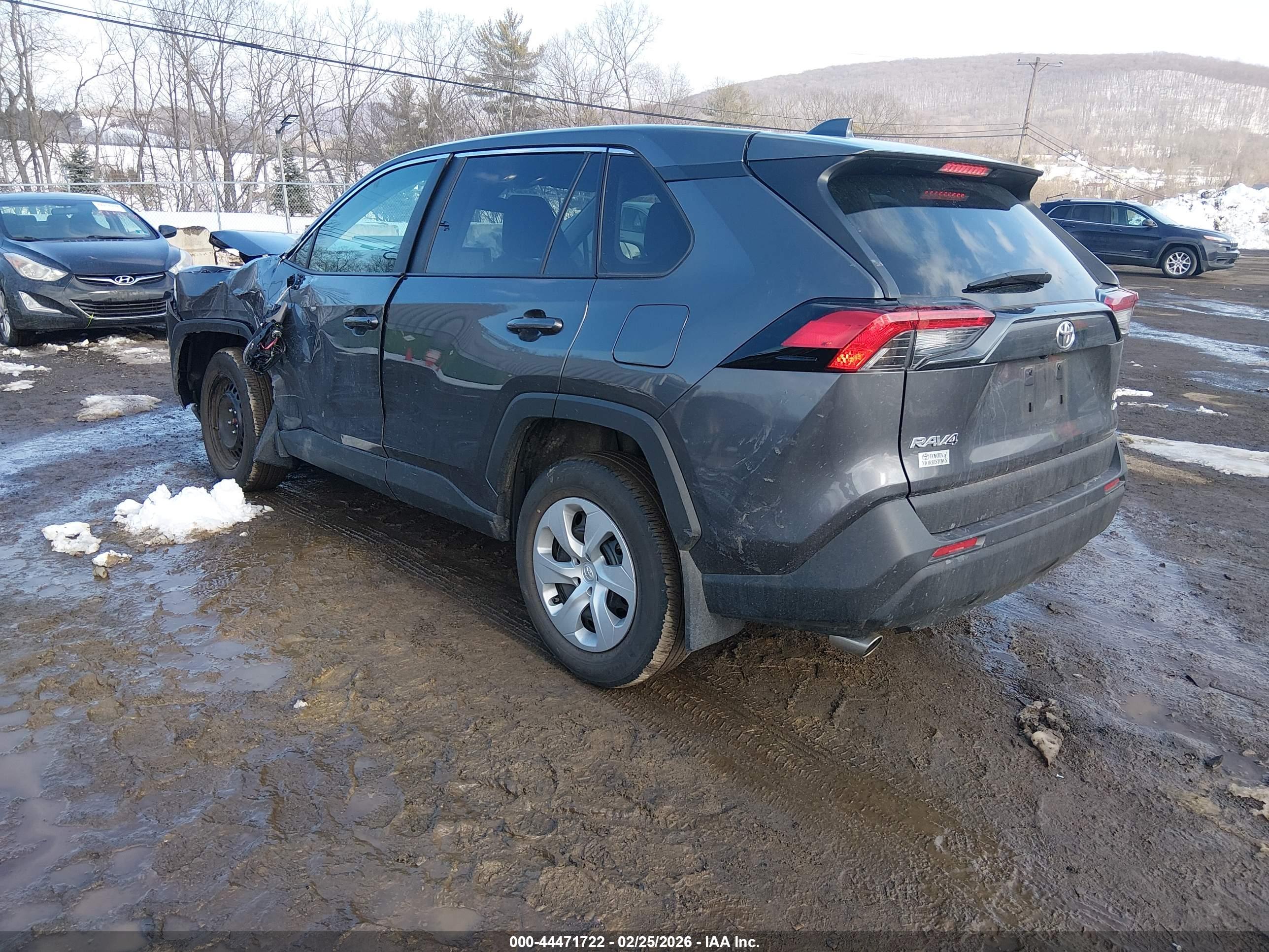 TOYOTA RAV4 image 3