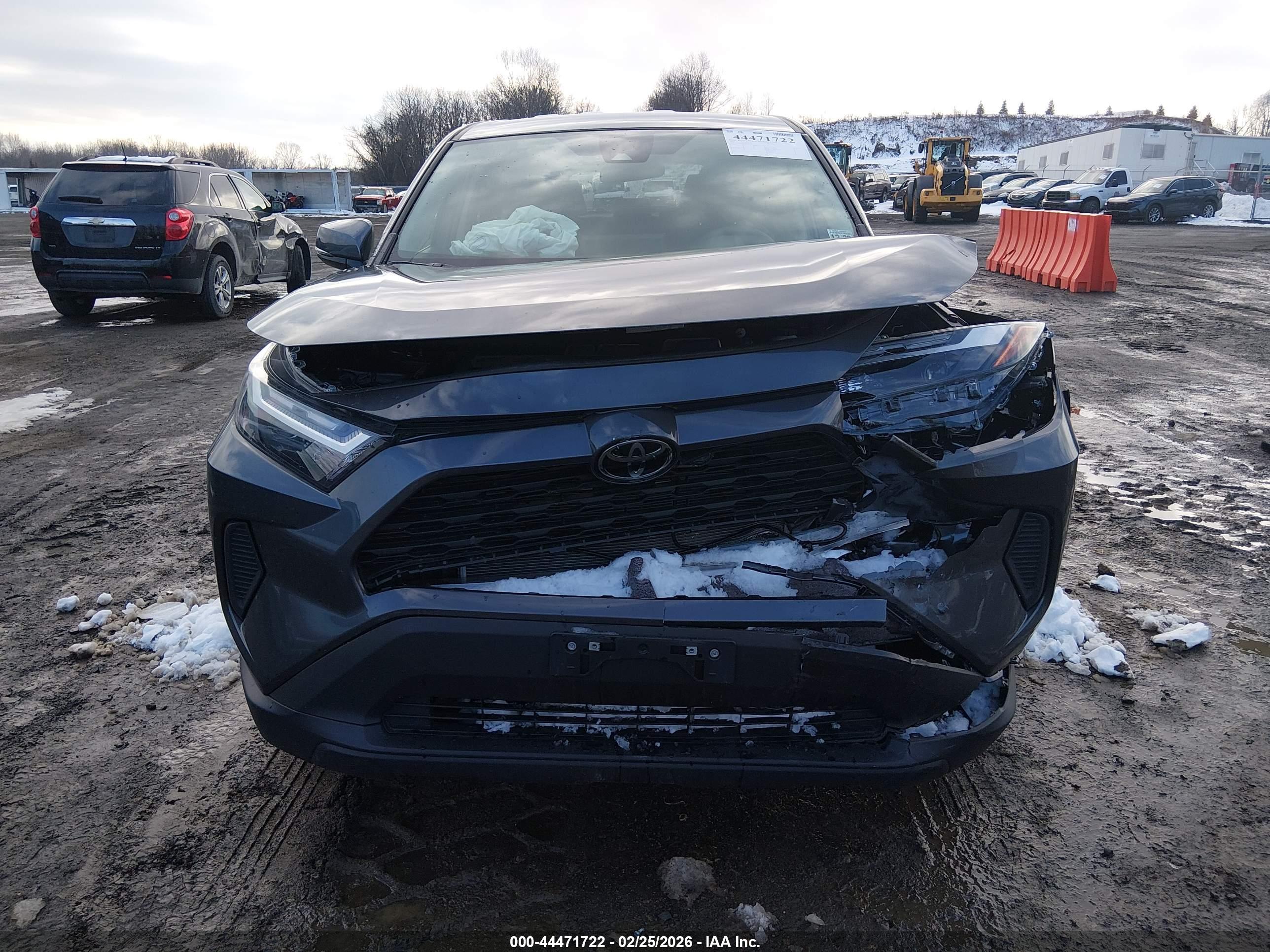 TOYOTA RAV4 image 6