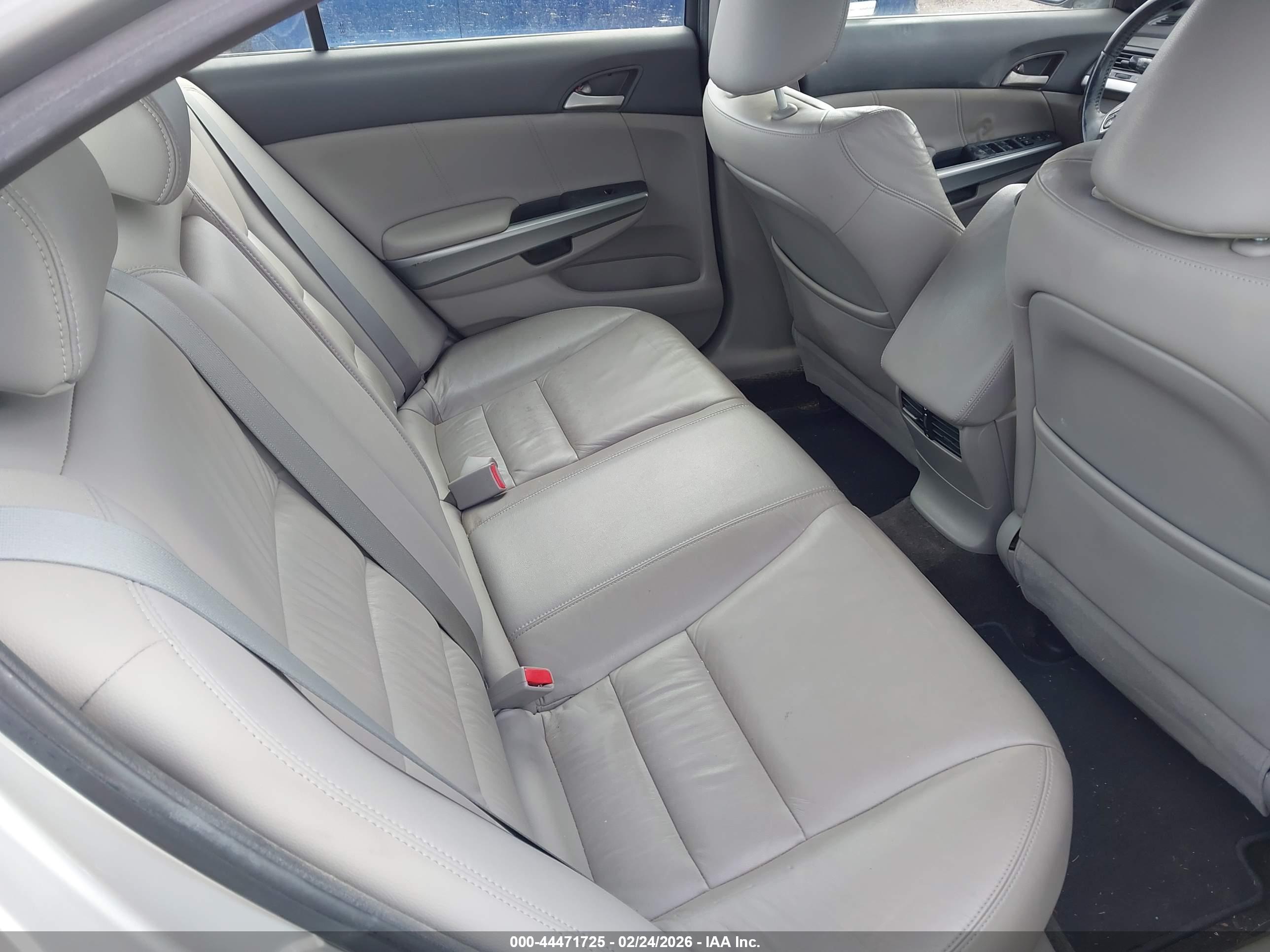HONDA ACCORD image 8