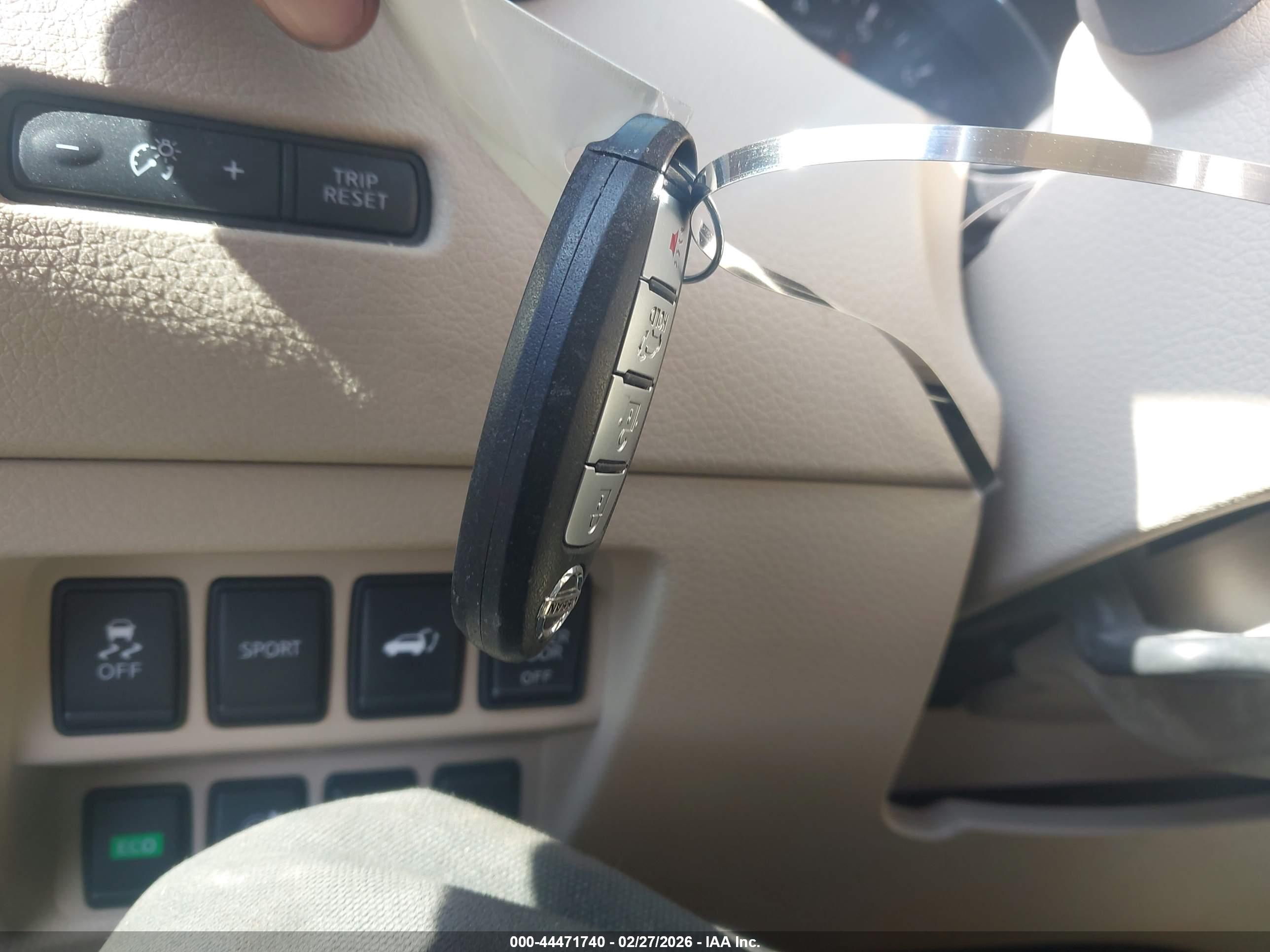 NISSAN ROGUE image 11