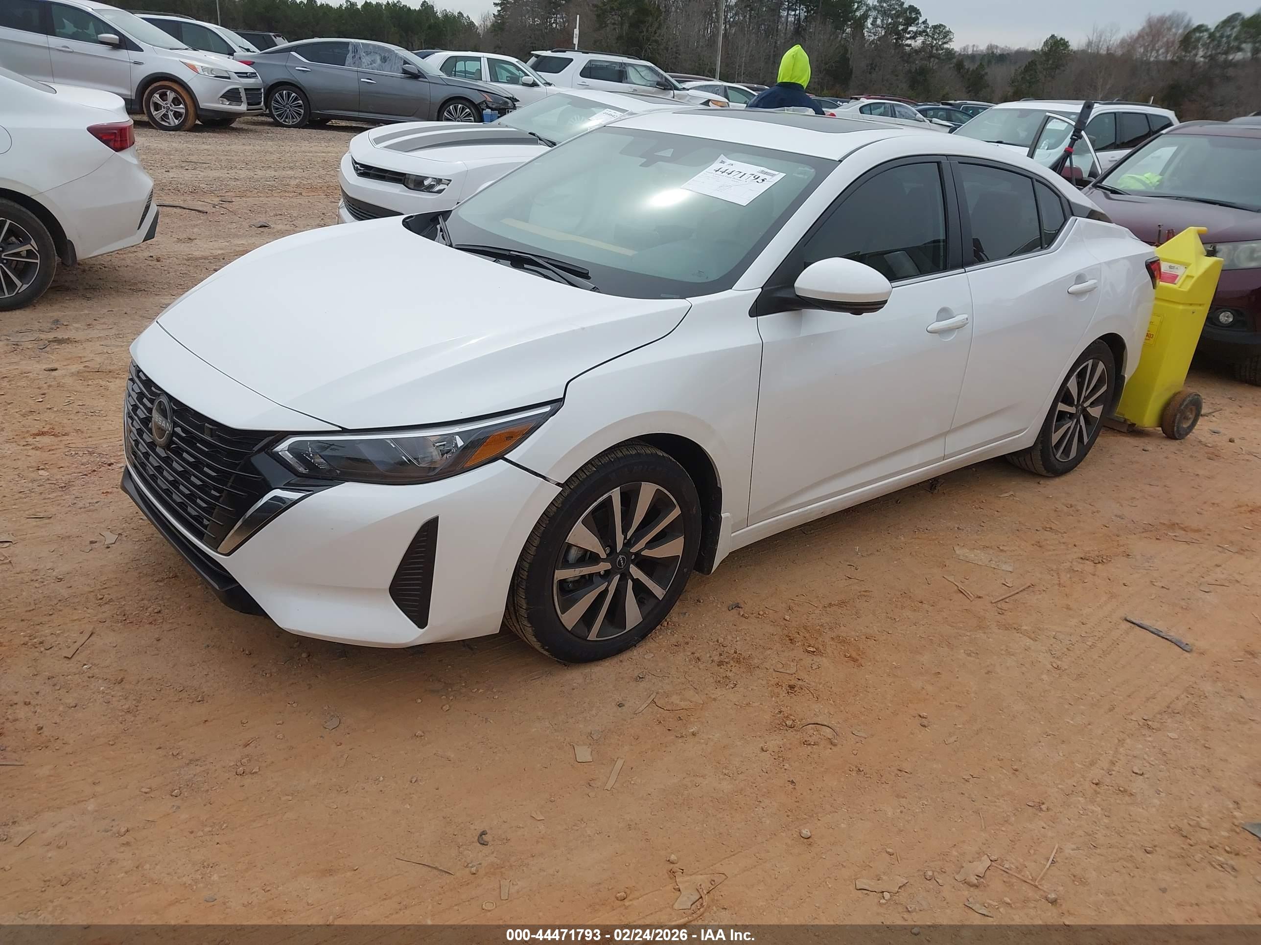NISSAN SENTRA image 2