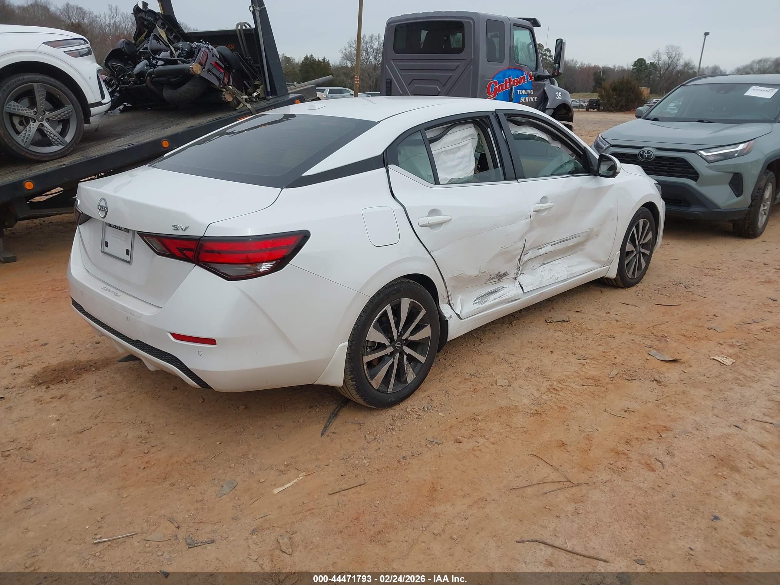 NISSAN SENTRA image 4