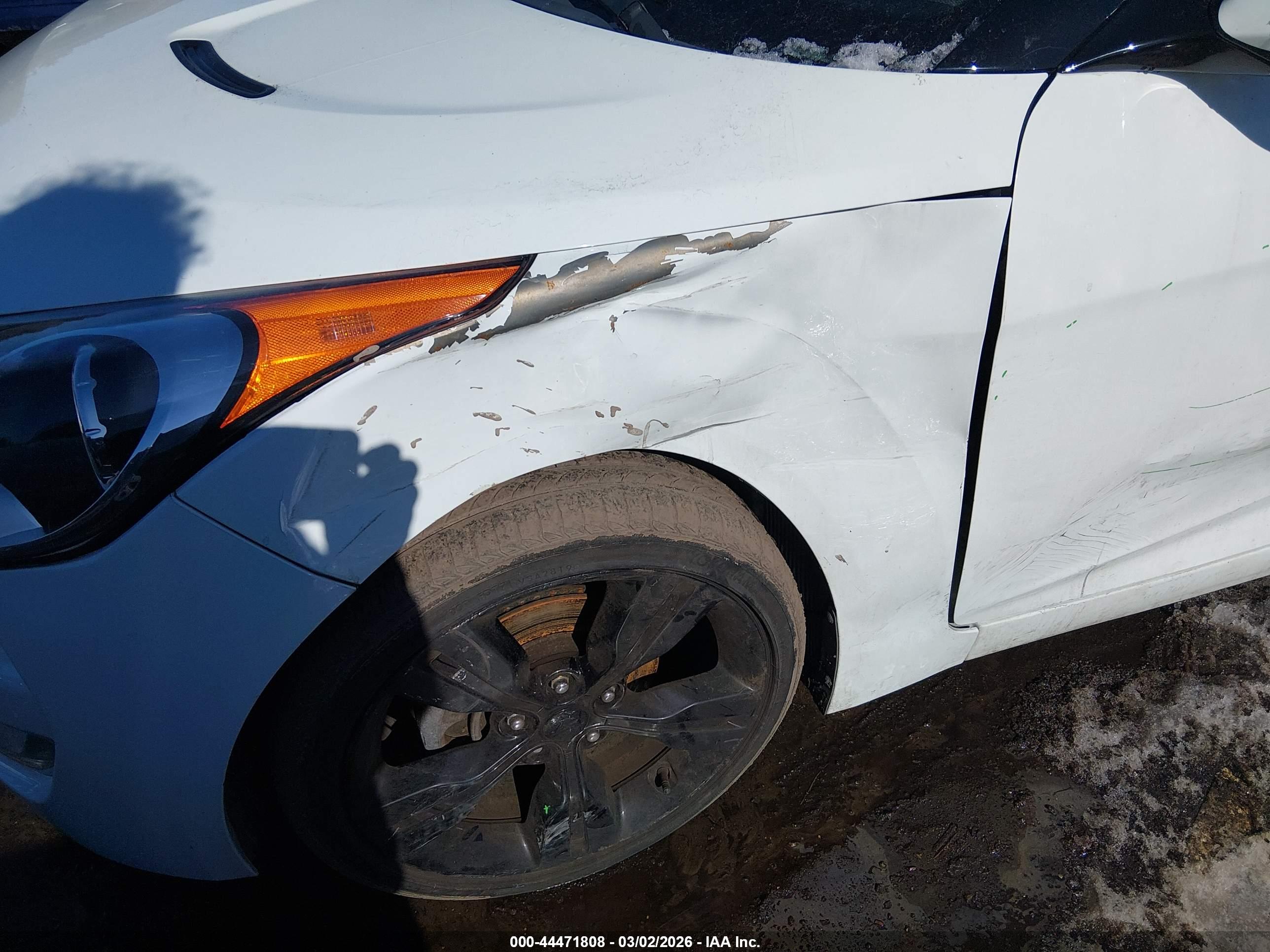 HYUNDAI VELOSTER image 6