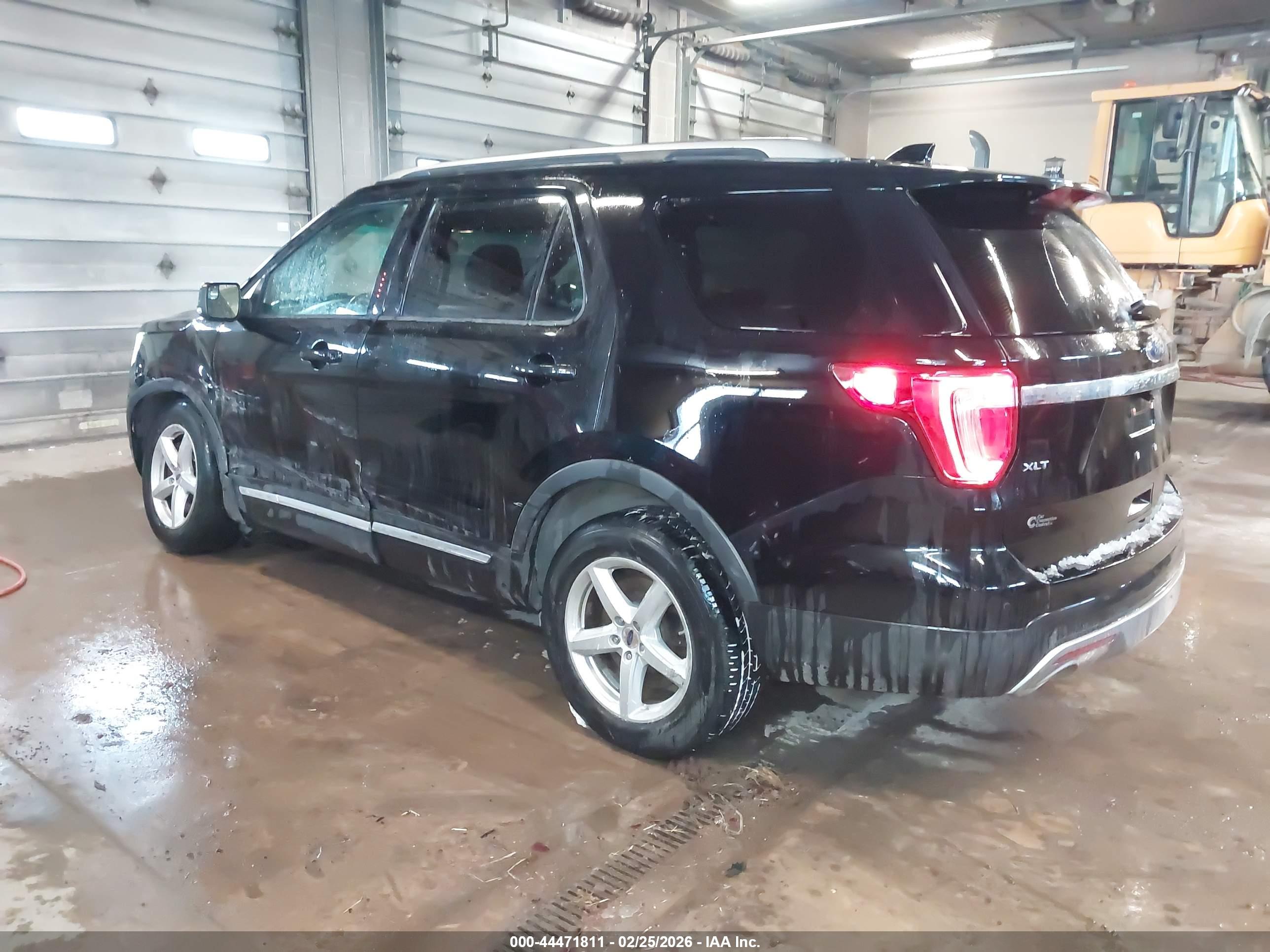 FORD EXPLORER image 3