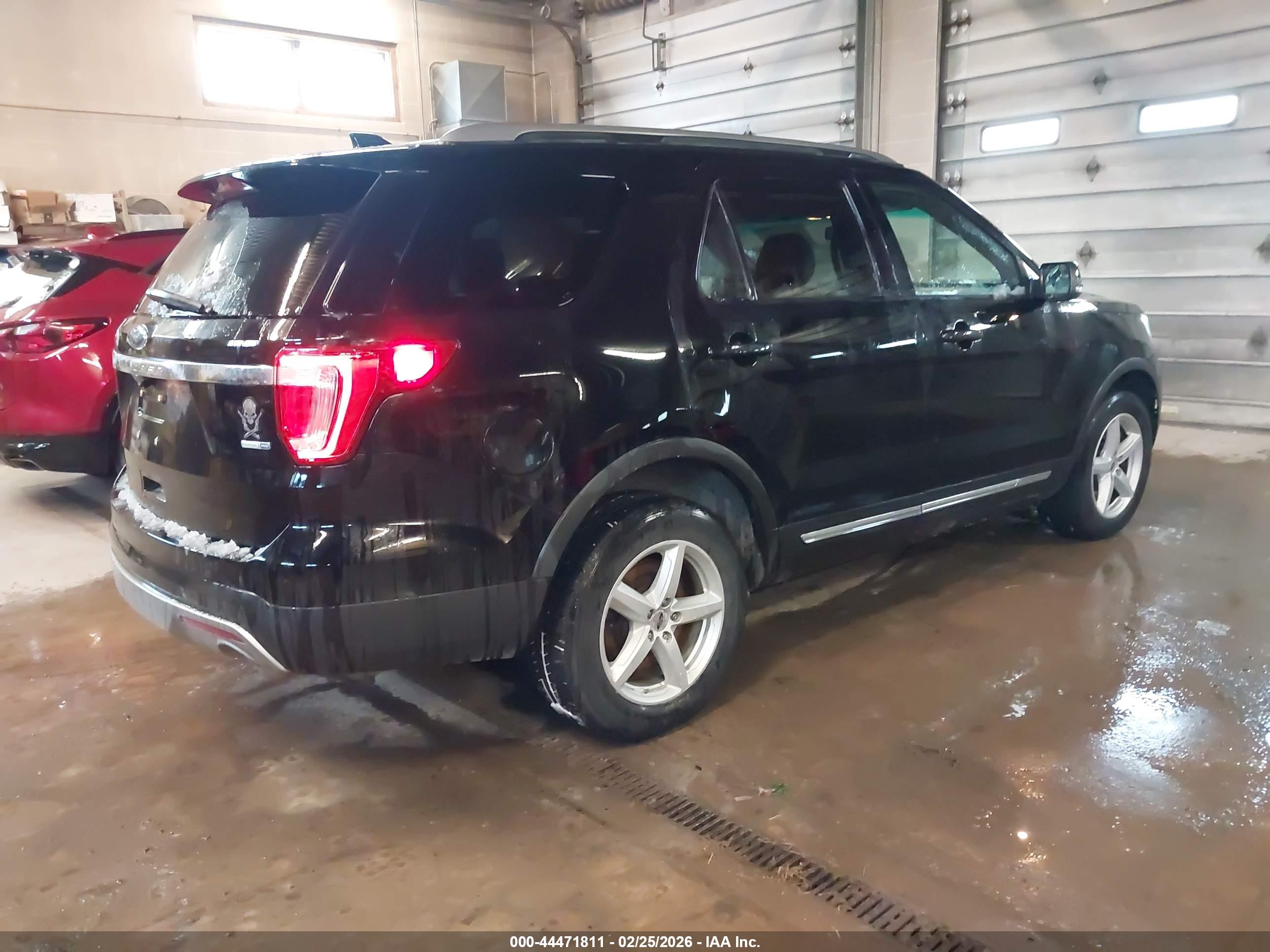 FORD EXPLORER image 4