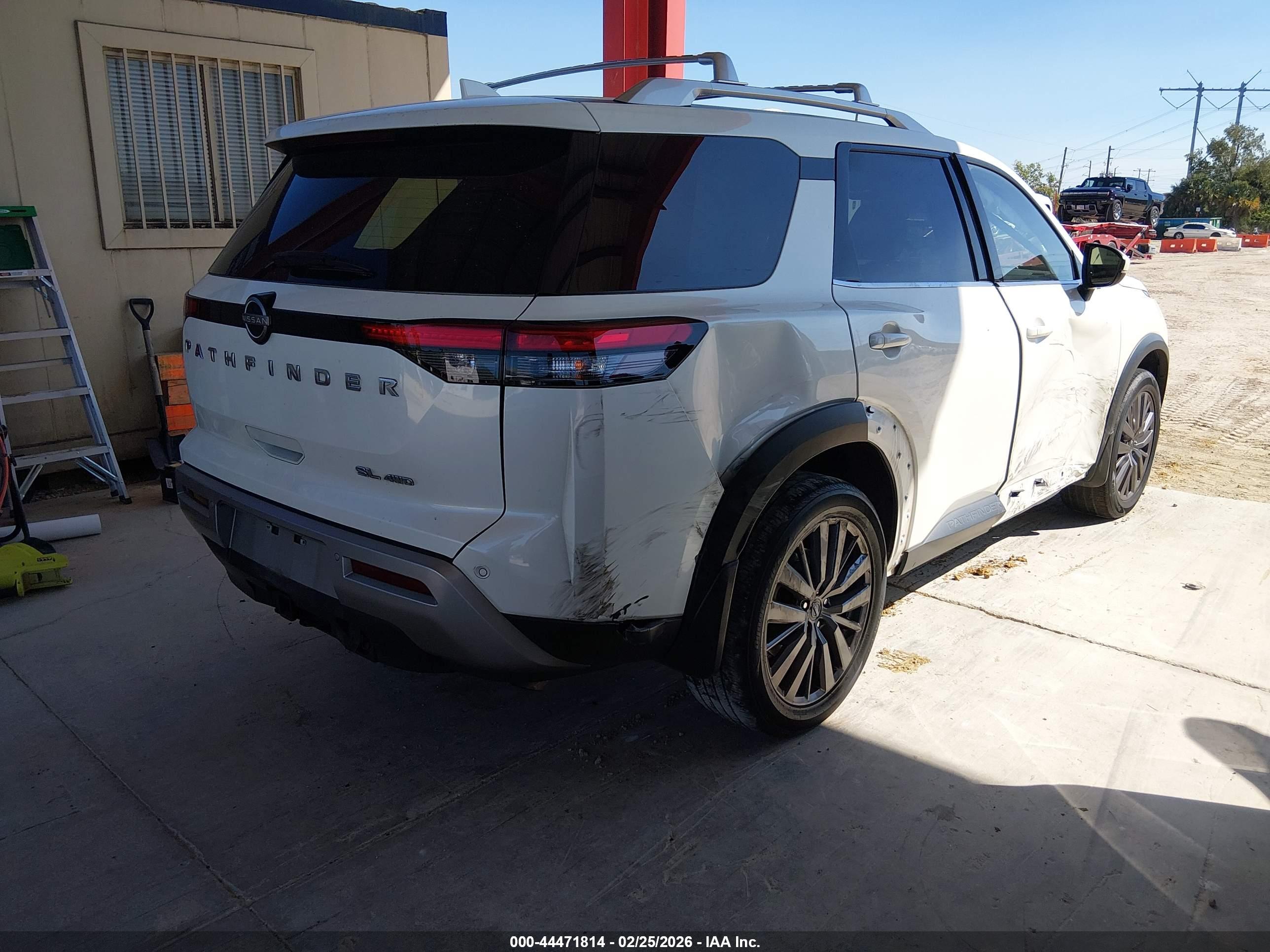 NISSAN PATHFINDER image 4