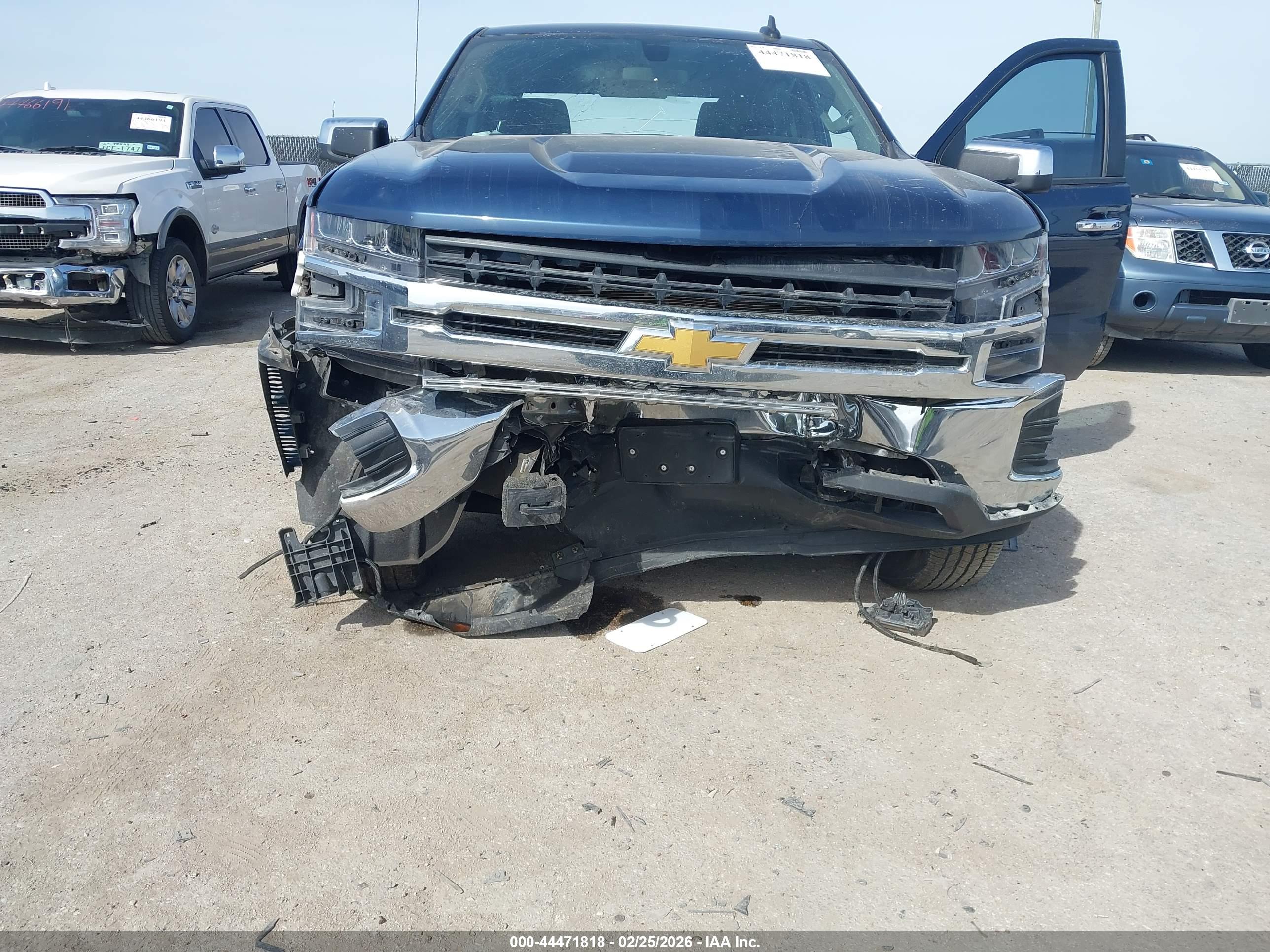 CHEVROLET SILVERADO image 6