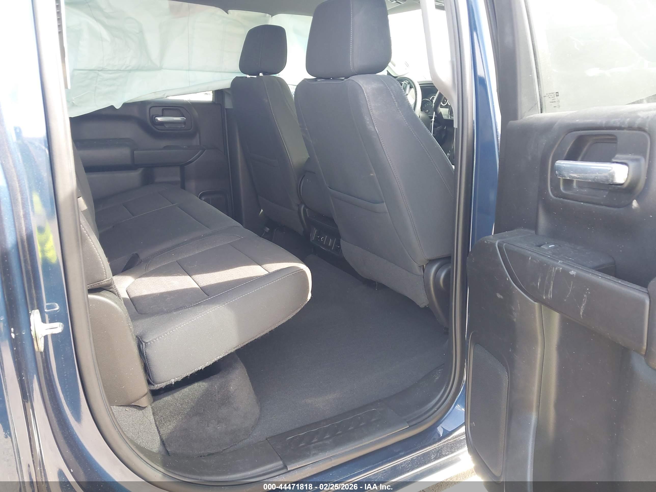 CHEVROLET SILVERADO image 8