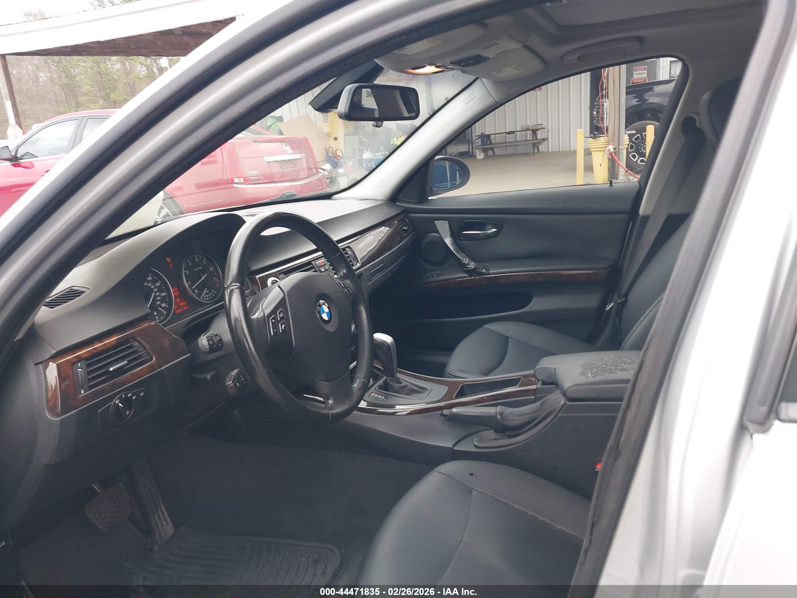BMW 328I image 5