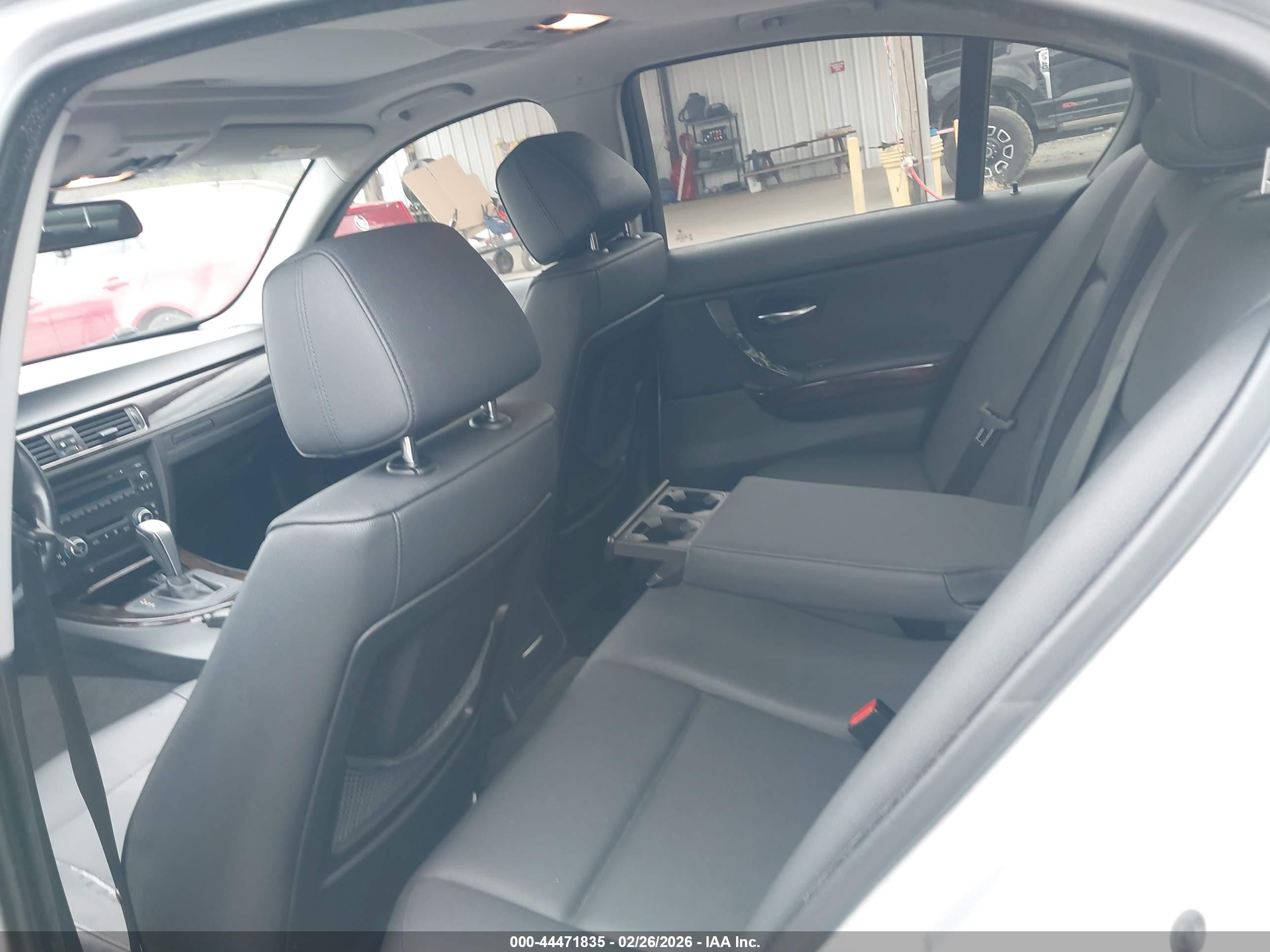 BMW 328I image 8