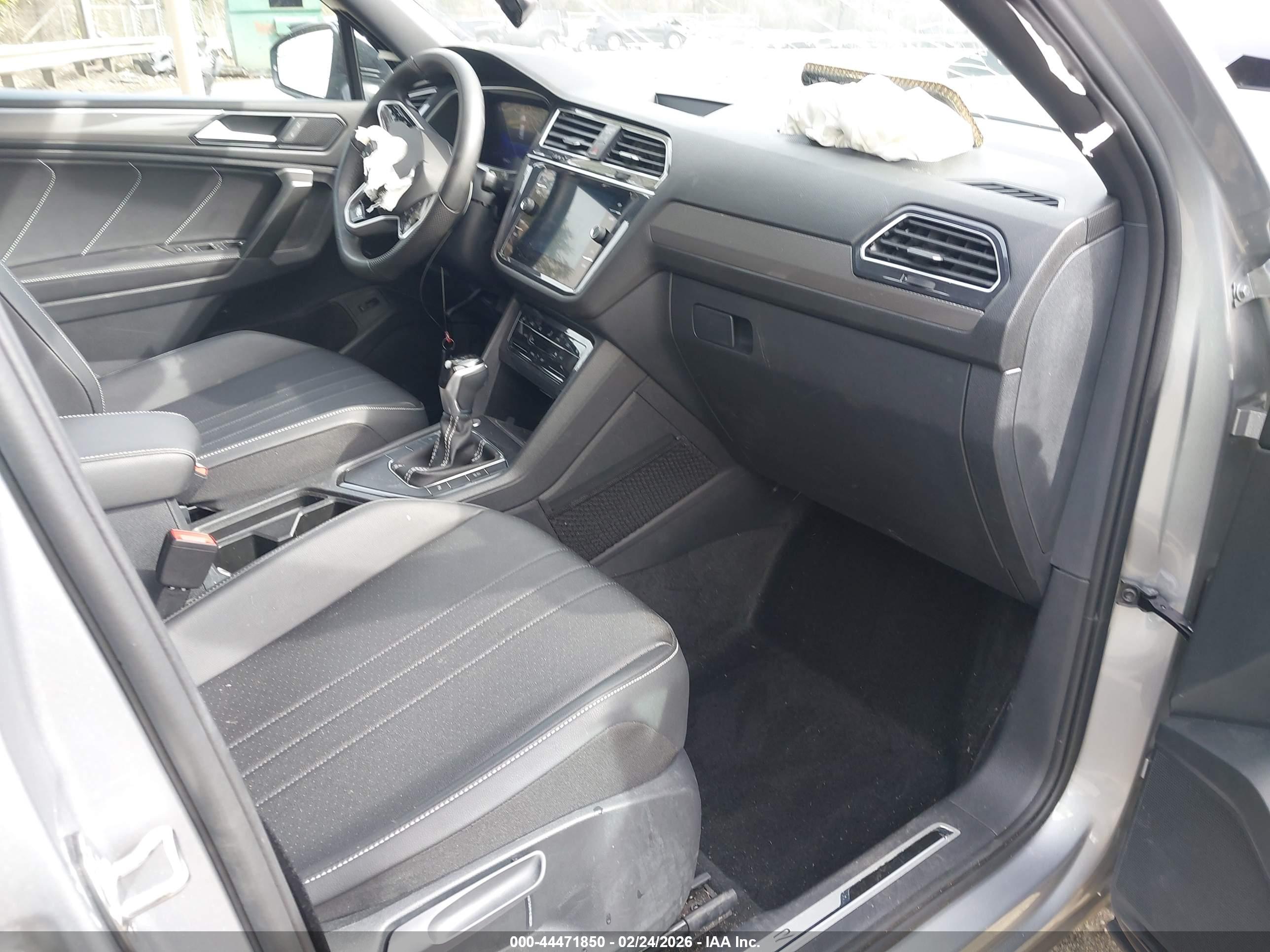 VOLKSWAGEN TIGUAN image 5