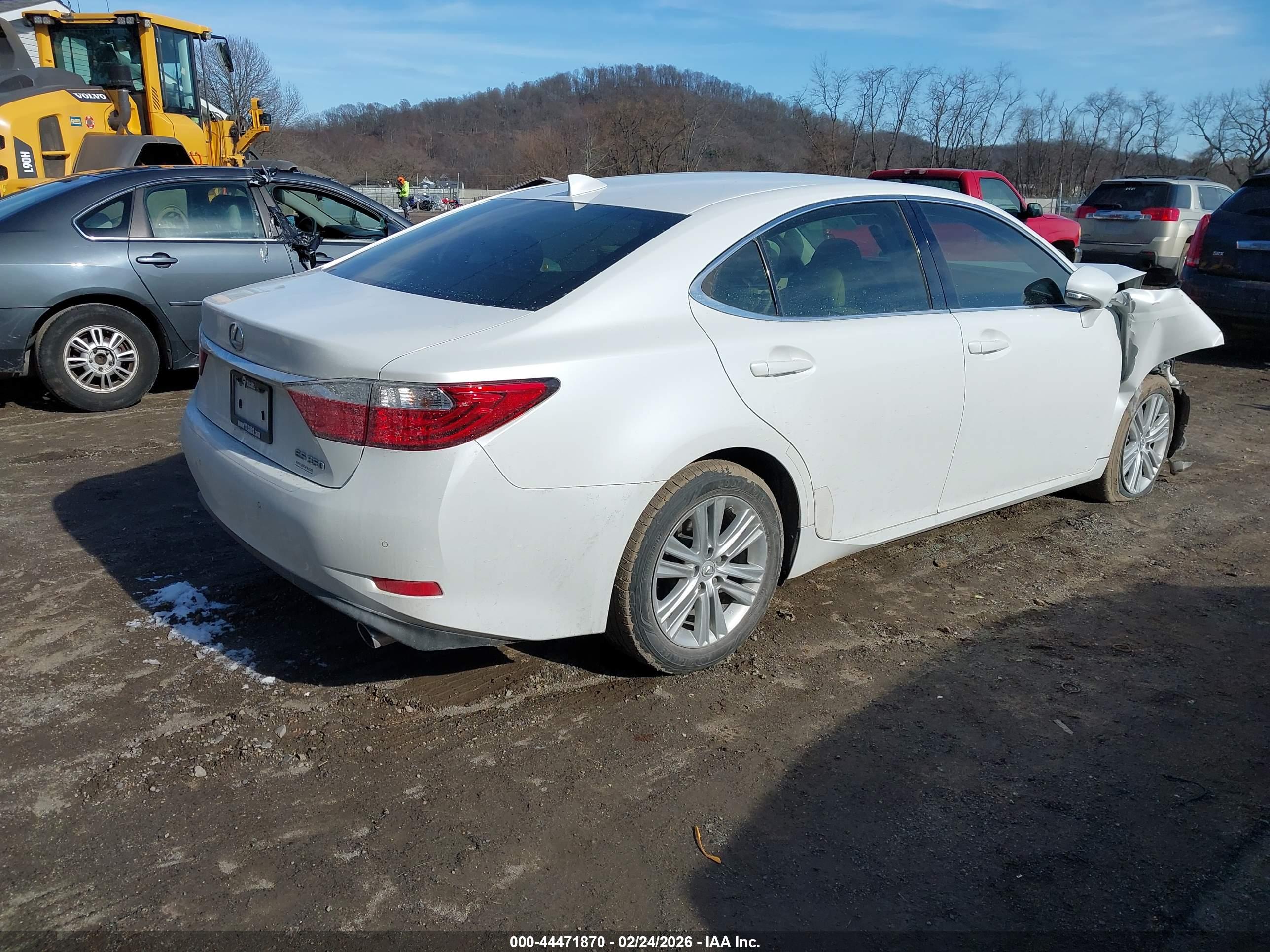 LEXUS ES image 4