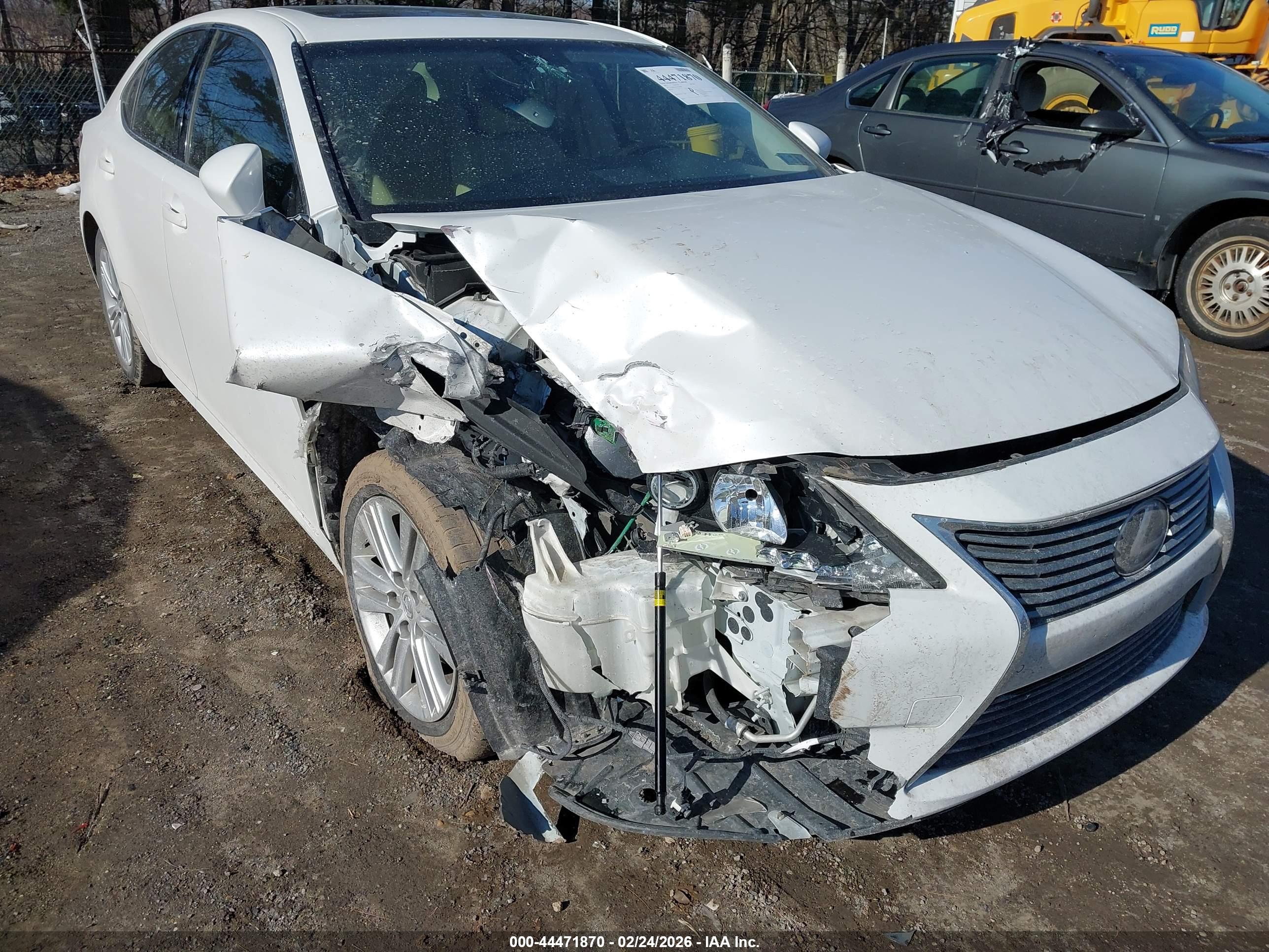 LEXUS ES image 6