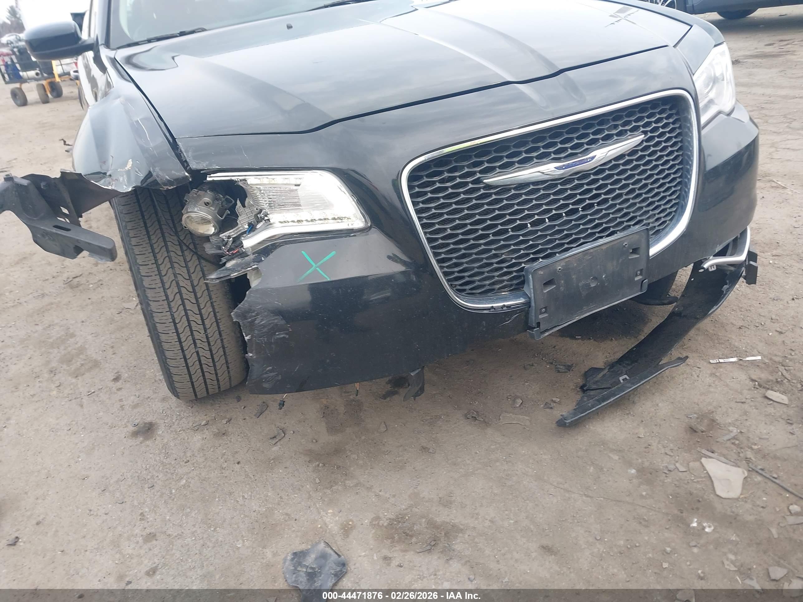 CHRYSLER 300 image 6